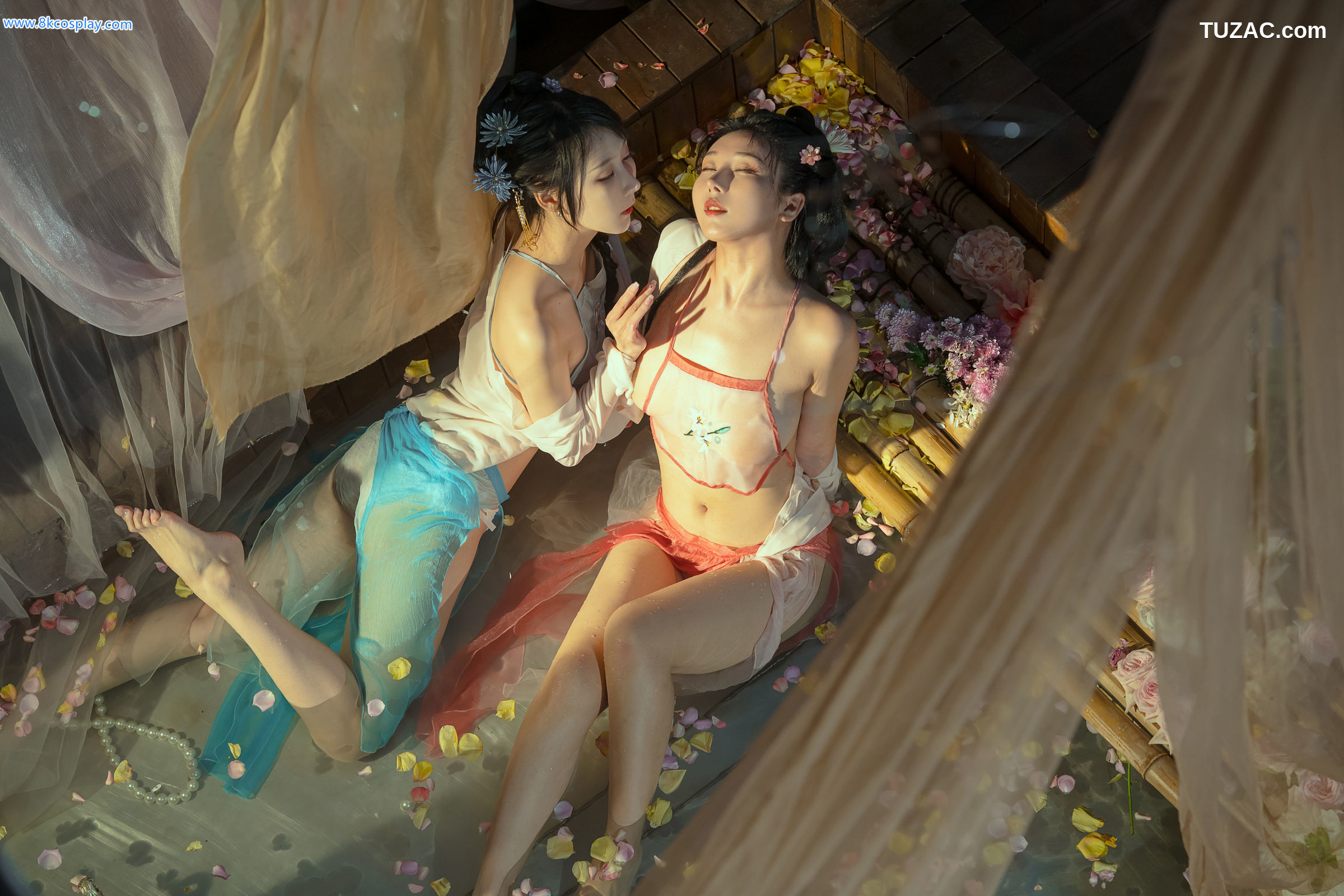 云溪溪-024-奶桃-水池-Hot-Tub