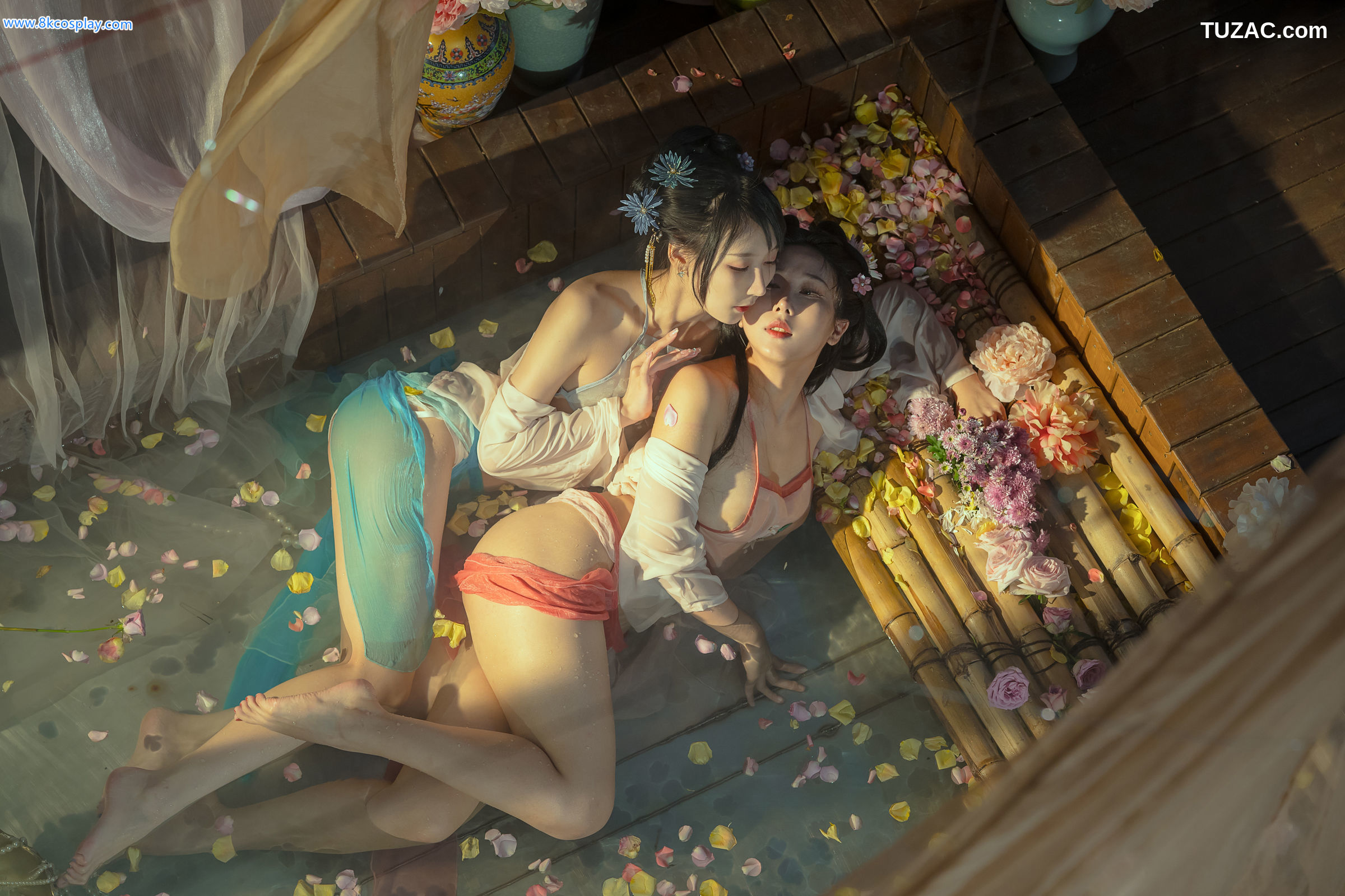 云溪溪-024-奶桃-水池-Hot-Tub