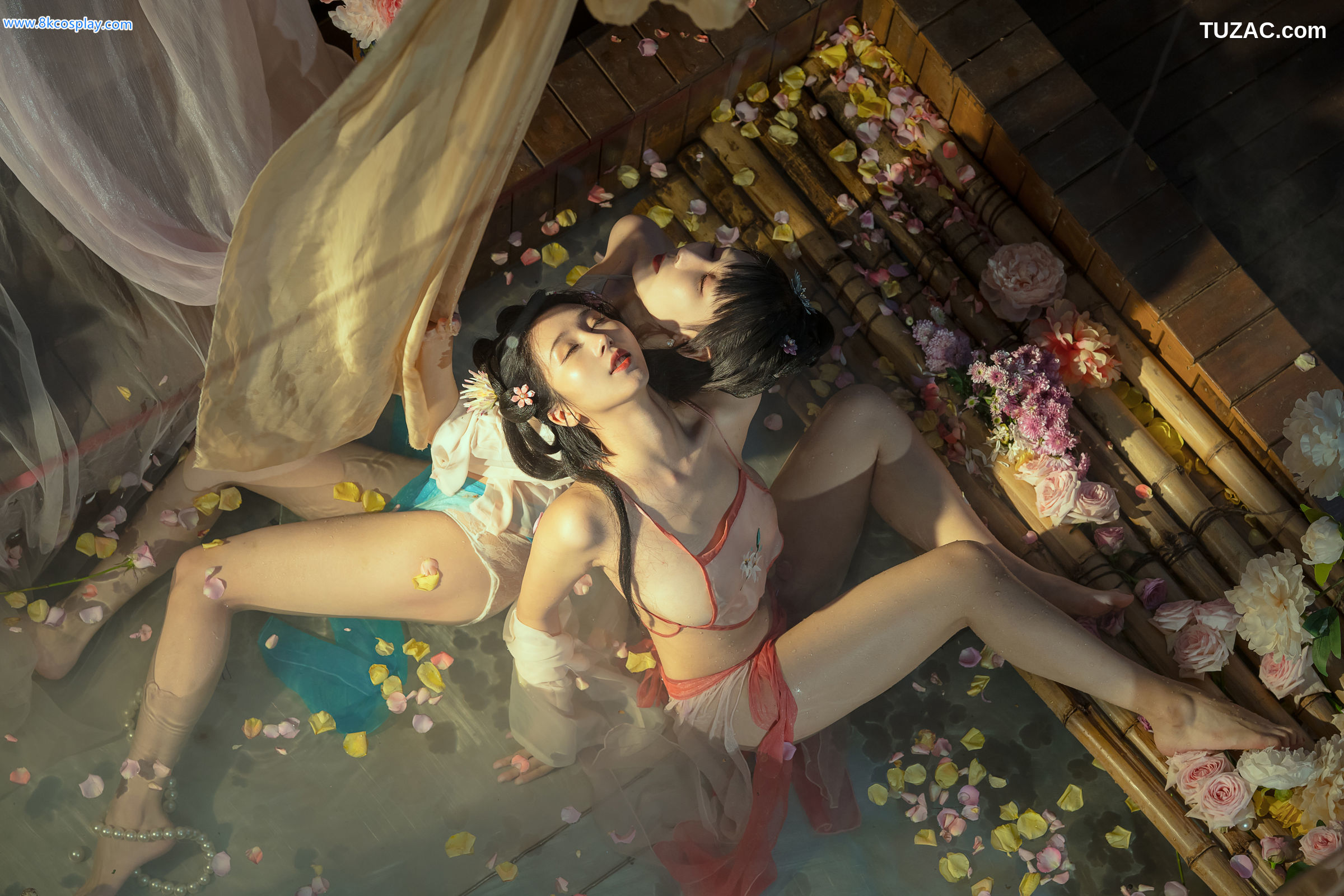 云溪溪-024-奶桃-水池-Hot-Tub