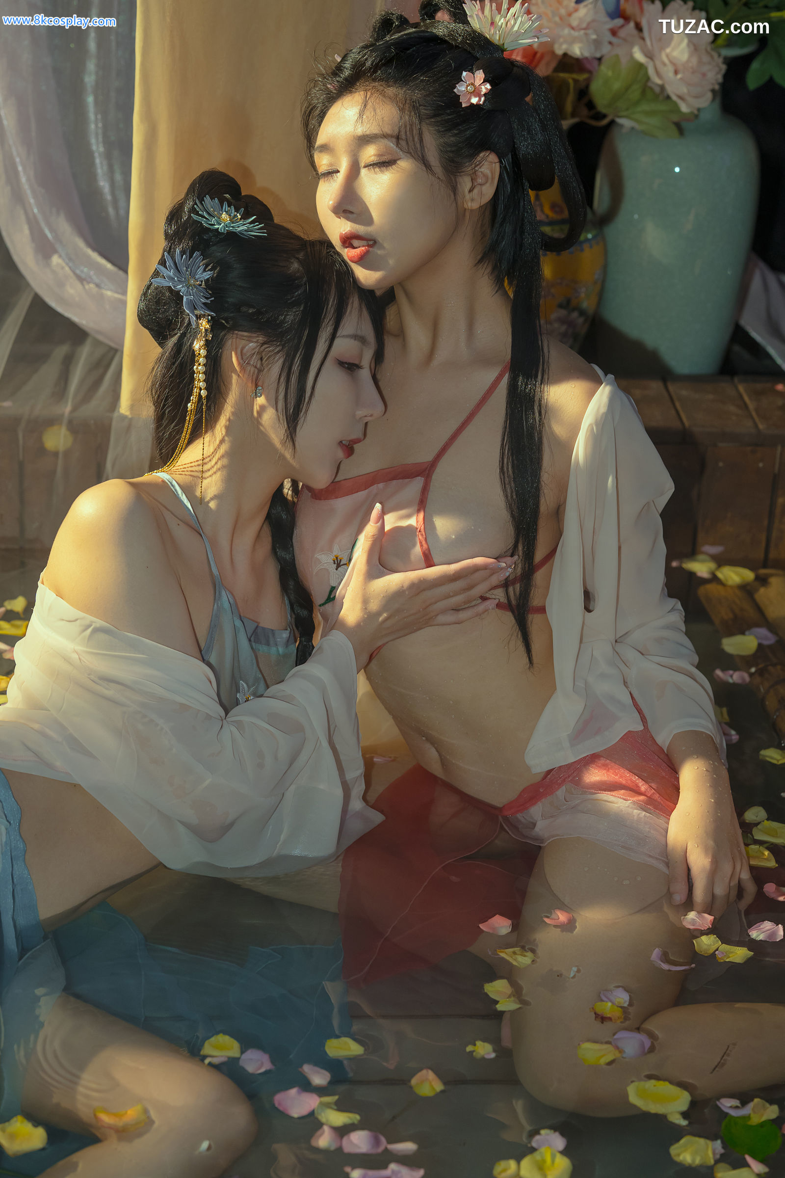 云溪溪-024-奶桃-水池-Hot-Tub