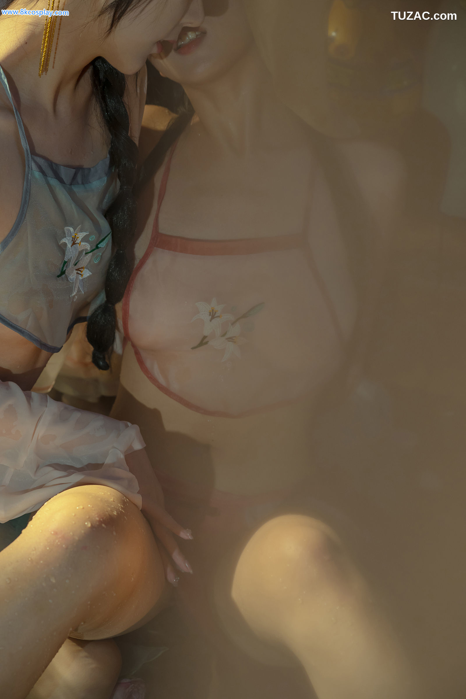 云溪溪-024-奶桃-水池-Hot-Tub