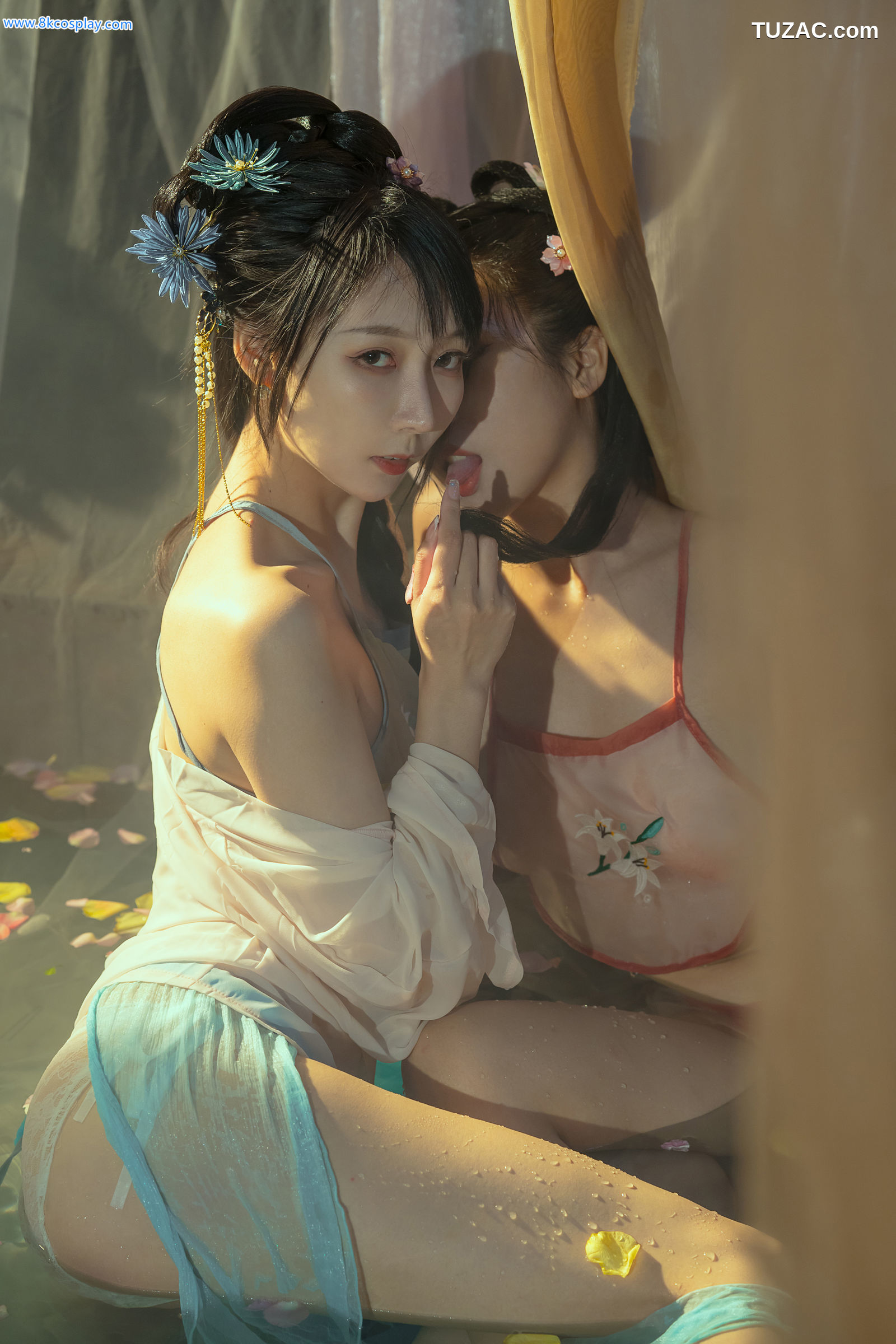 云溪溪-024-奶桃-水池-Hot-Tub