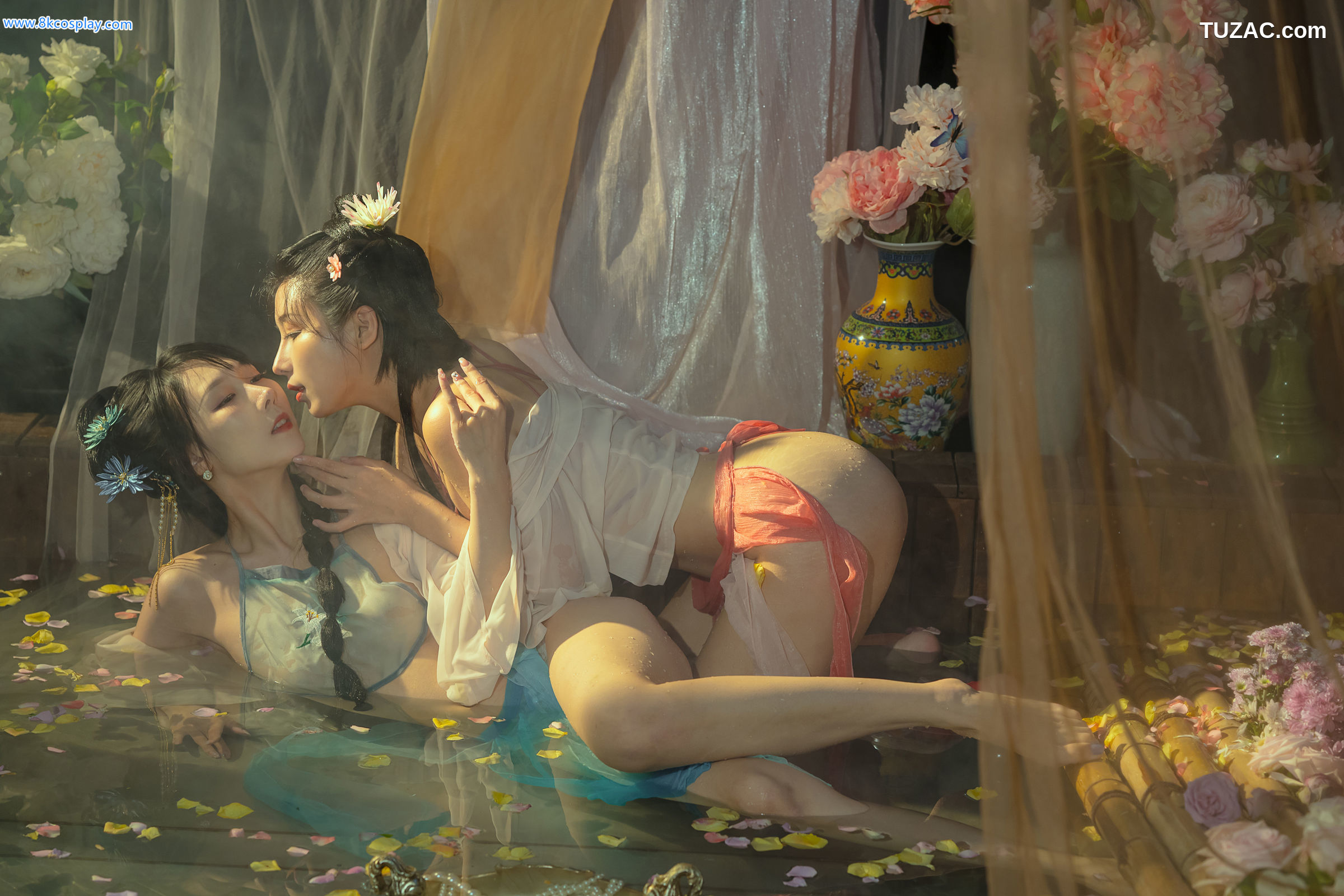 云溪溪-024-奶桃-水池-Hot-Tub