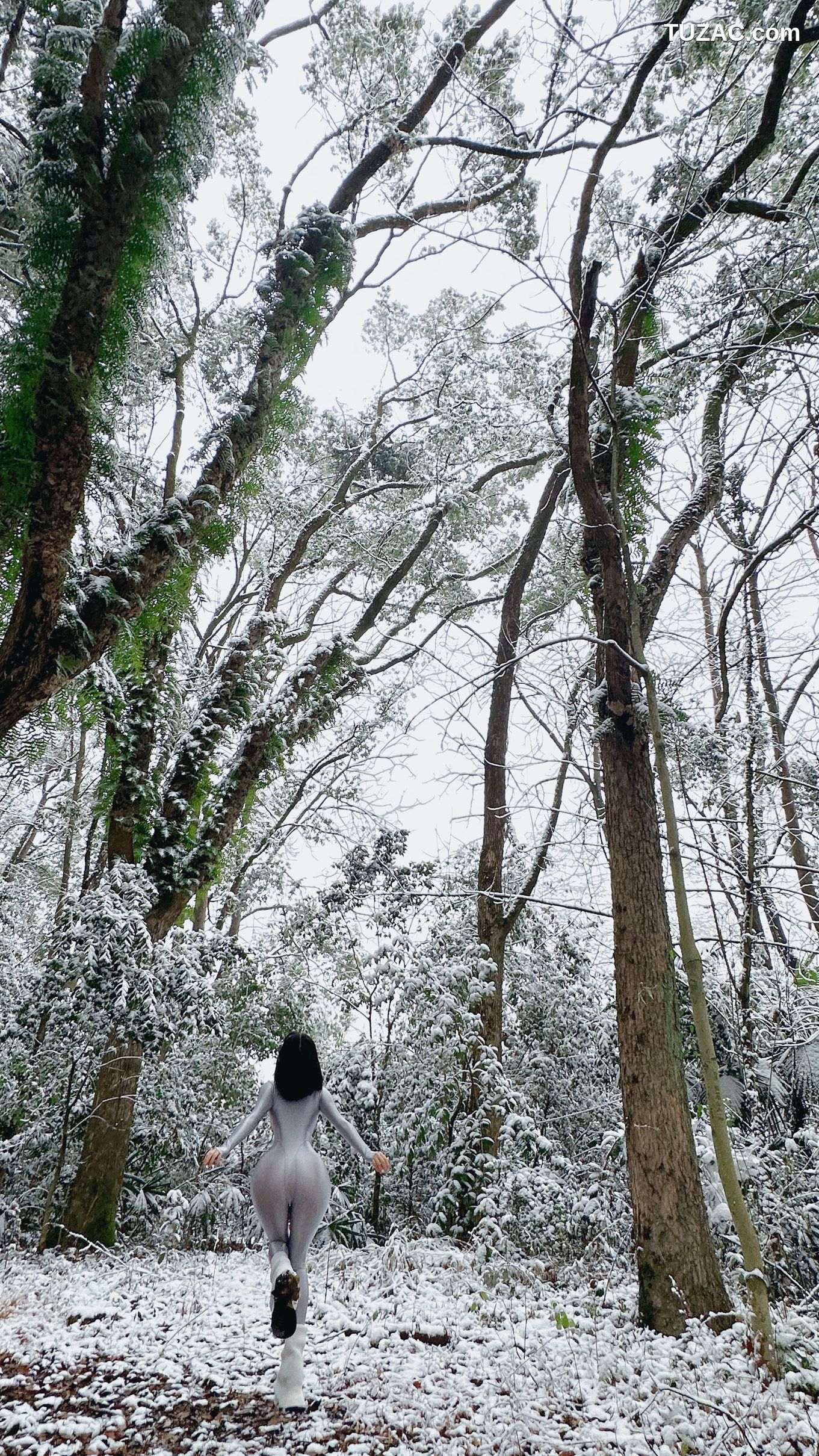 俏妞qiaoniuTT-银色风景