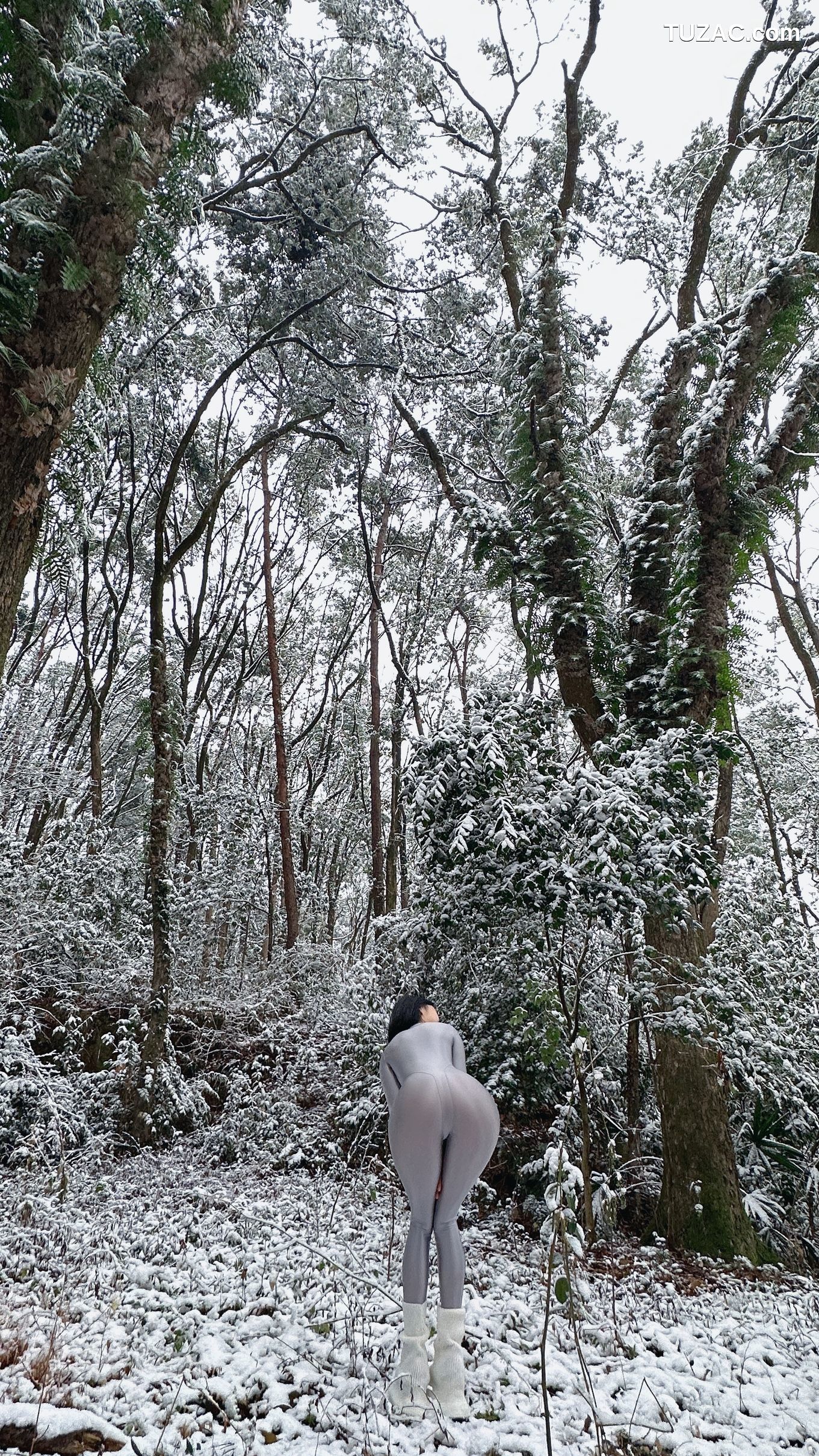 俏妞qiaoniuTT-银色风景
