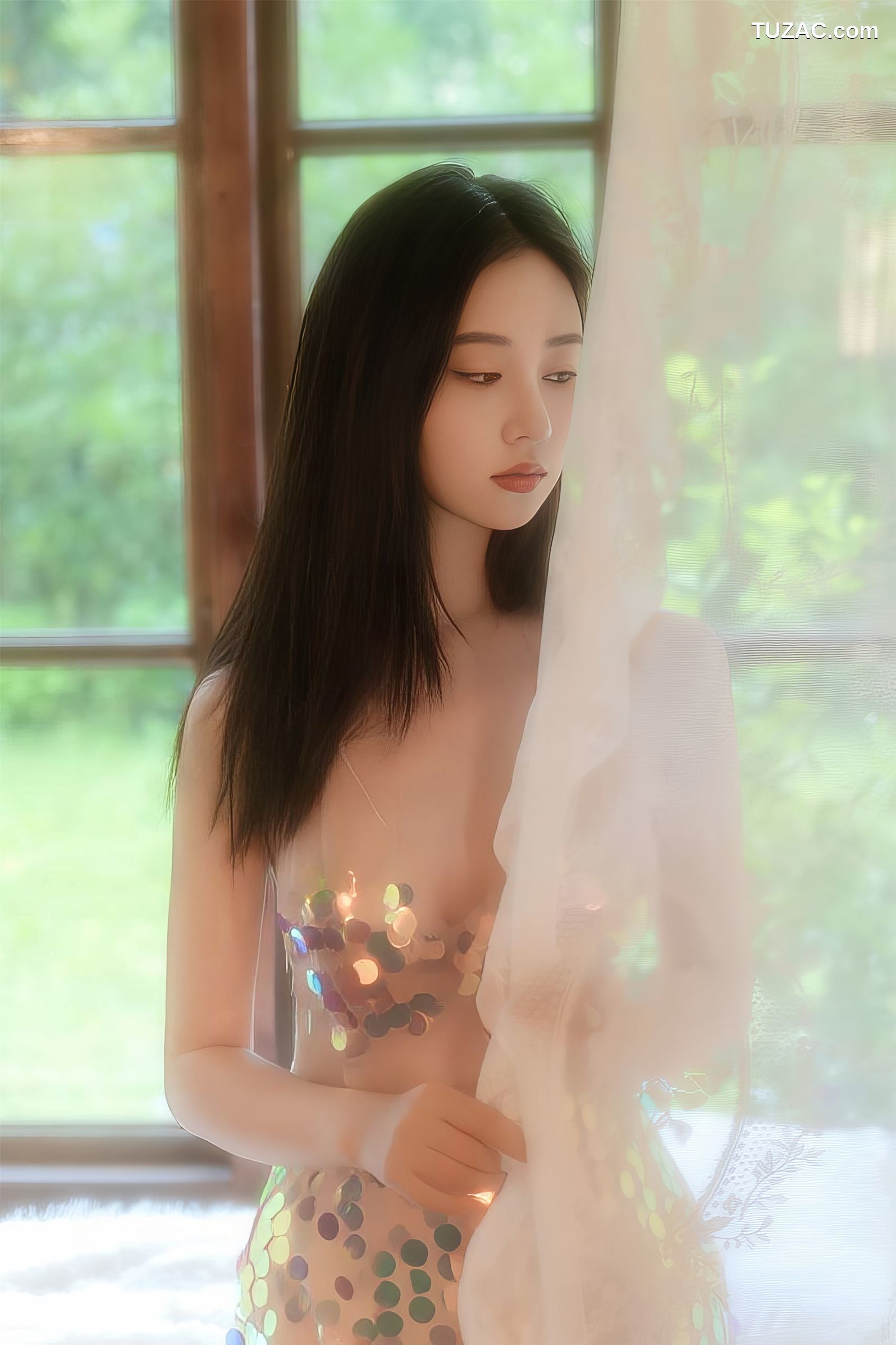 年年-亮片透明礼服