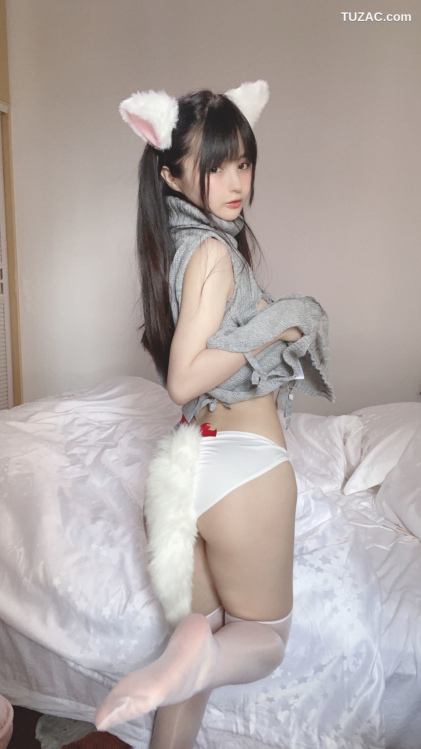 桜井宁宁-016-白い猫ちゃん