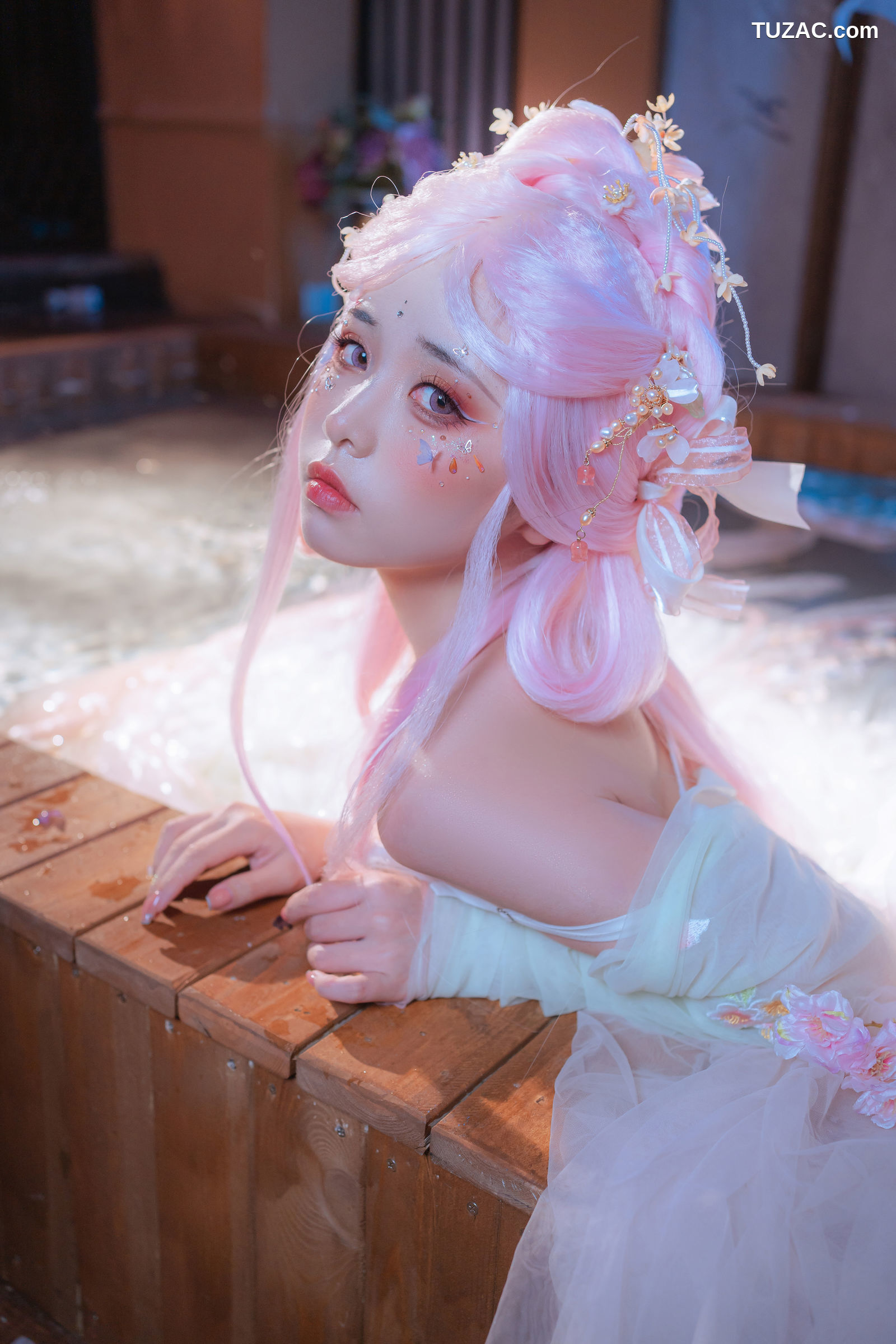 爆机少女喵小吉-临江仙