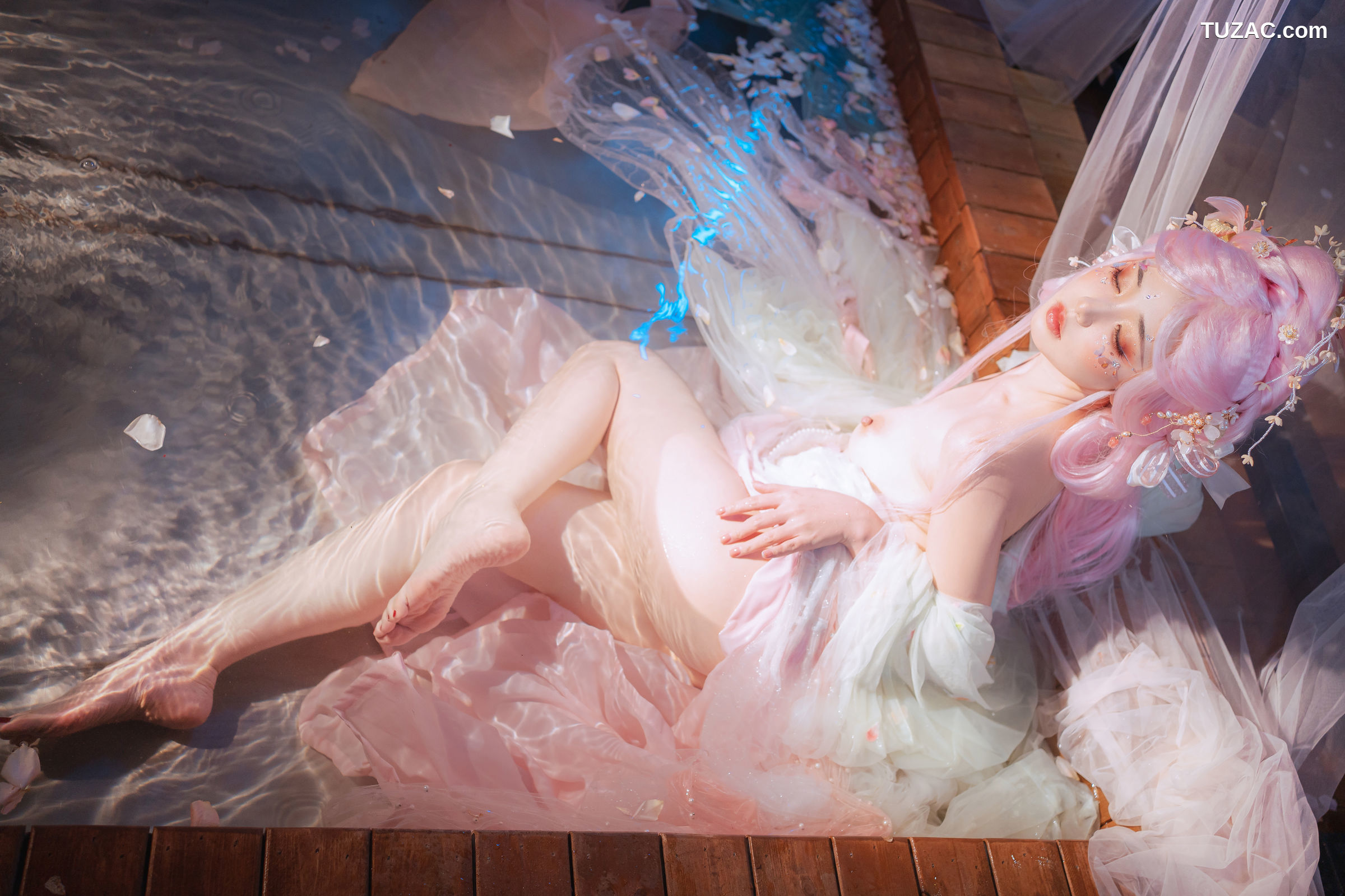 爆机少女喵小吉-临江仙