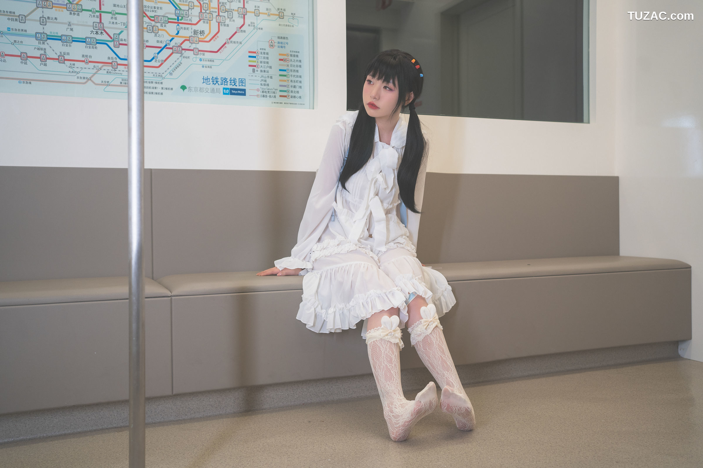 爆机少女喵小吉-深夜末班地铁