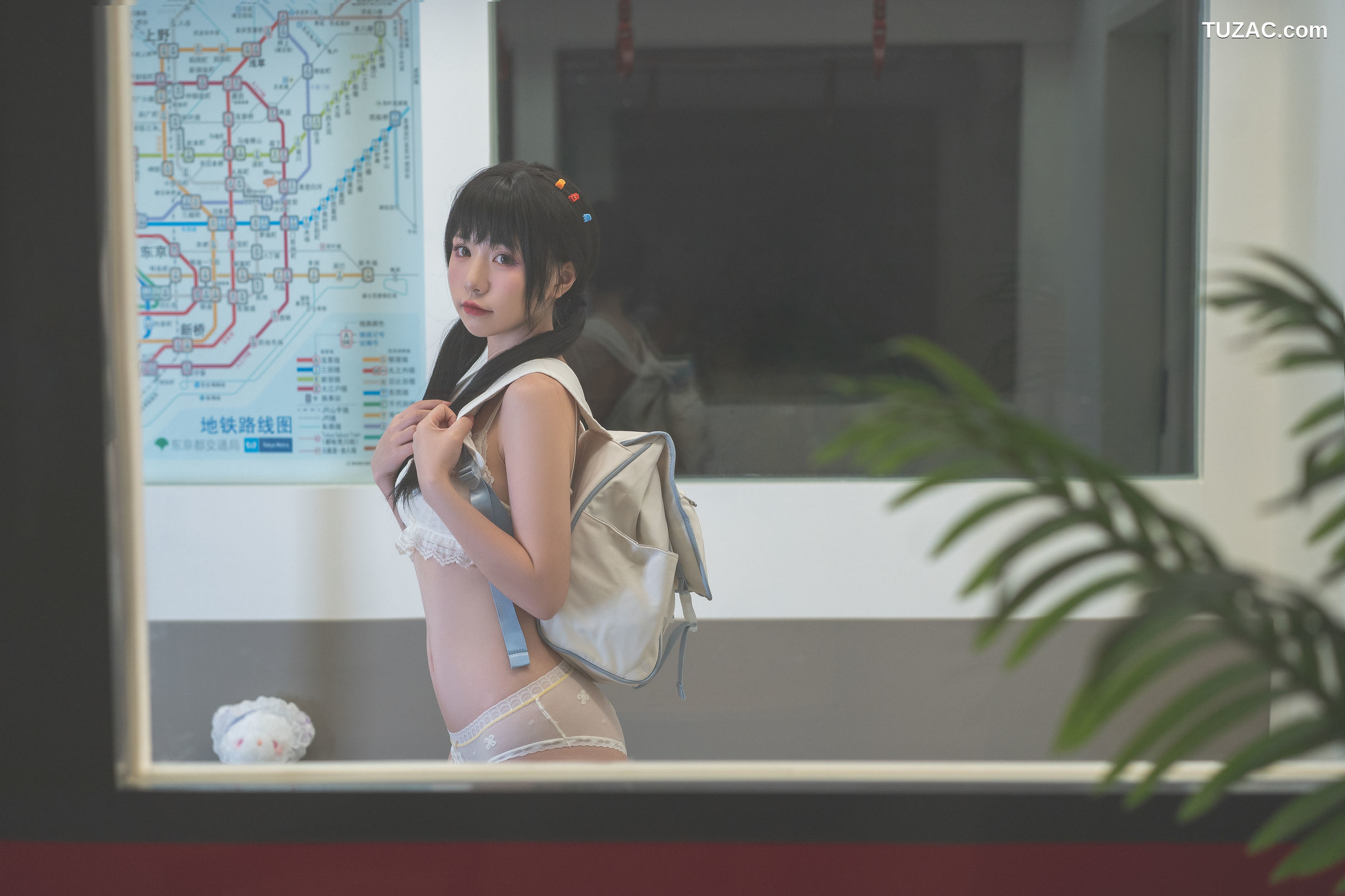 爆机少女喵小吉-深夜末班地铁