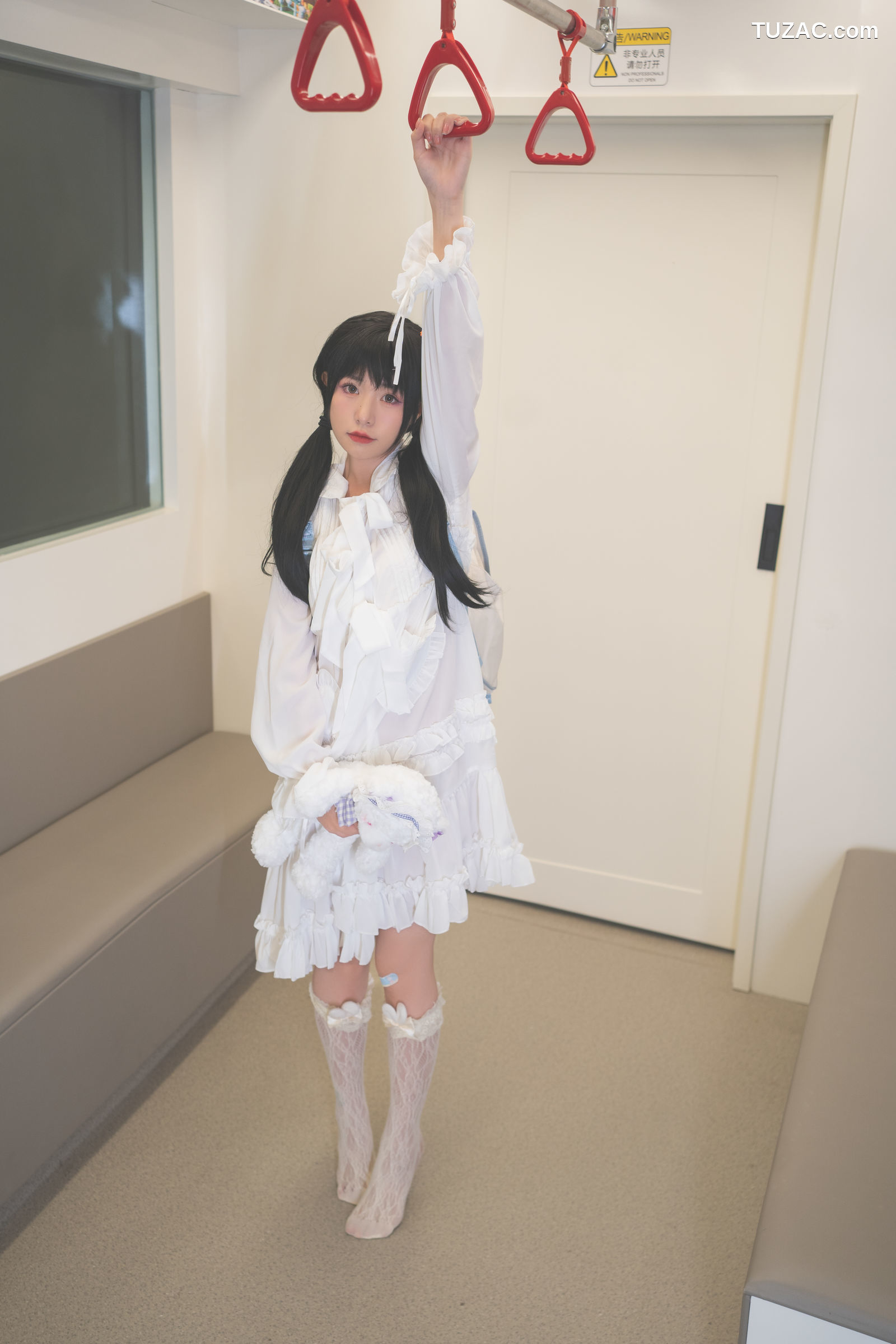 爆机少女喵小吉-深夜末班地铁