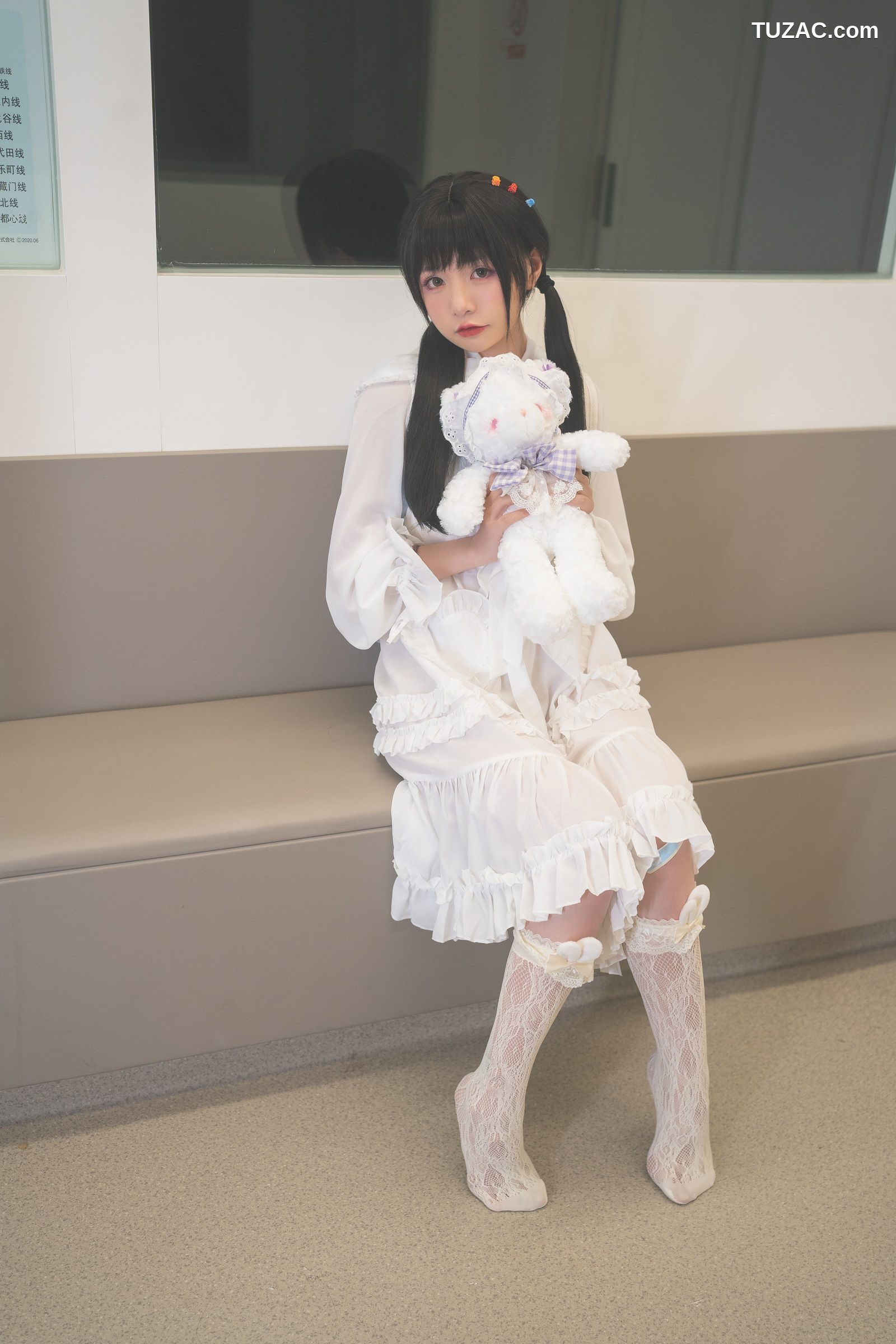 爆机少女喵小吉-深夜末班地铁