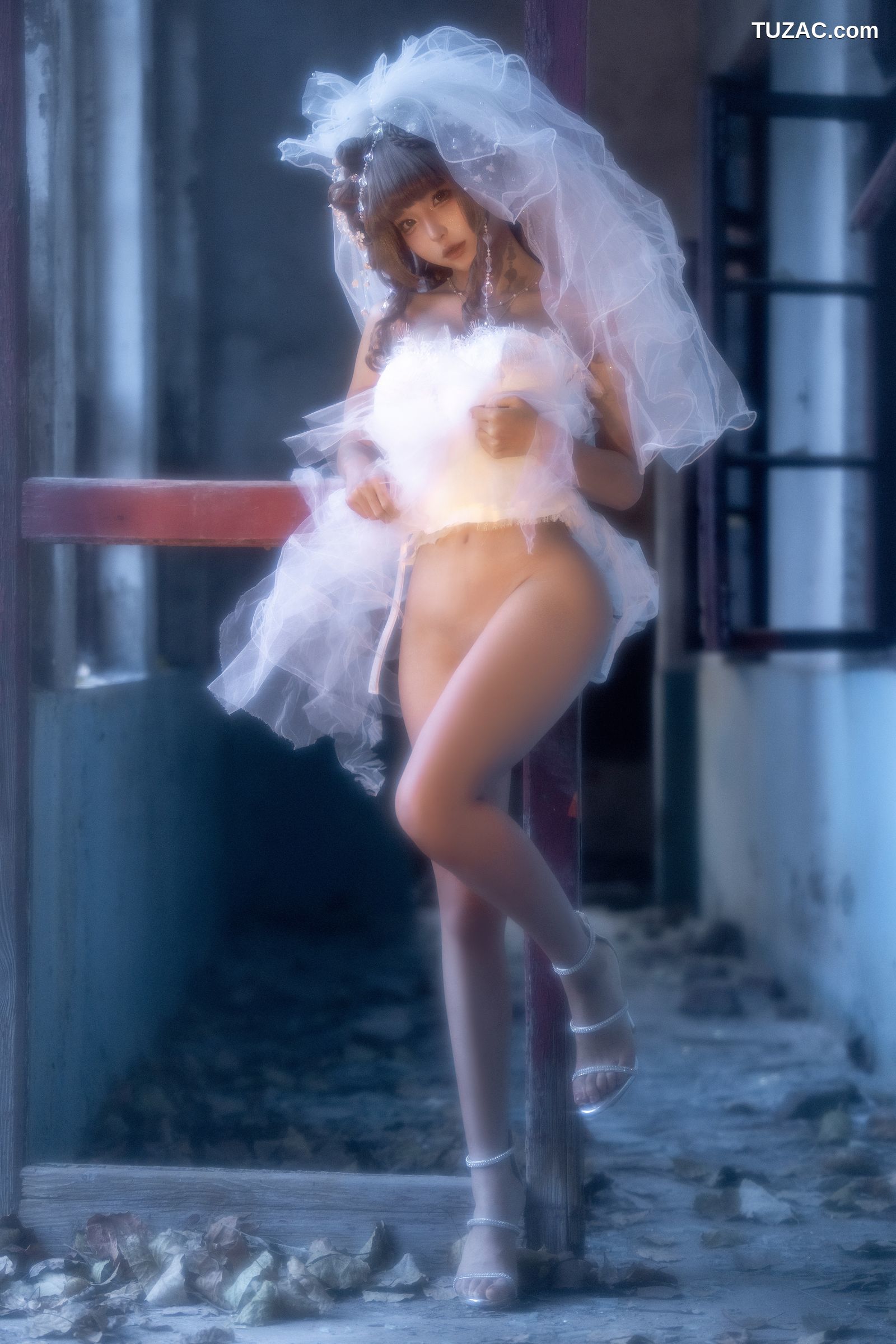 蠢沫沫-婚纱-废墟