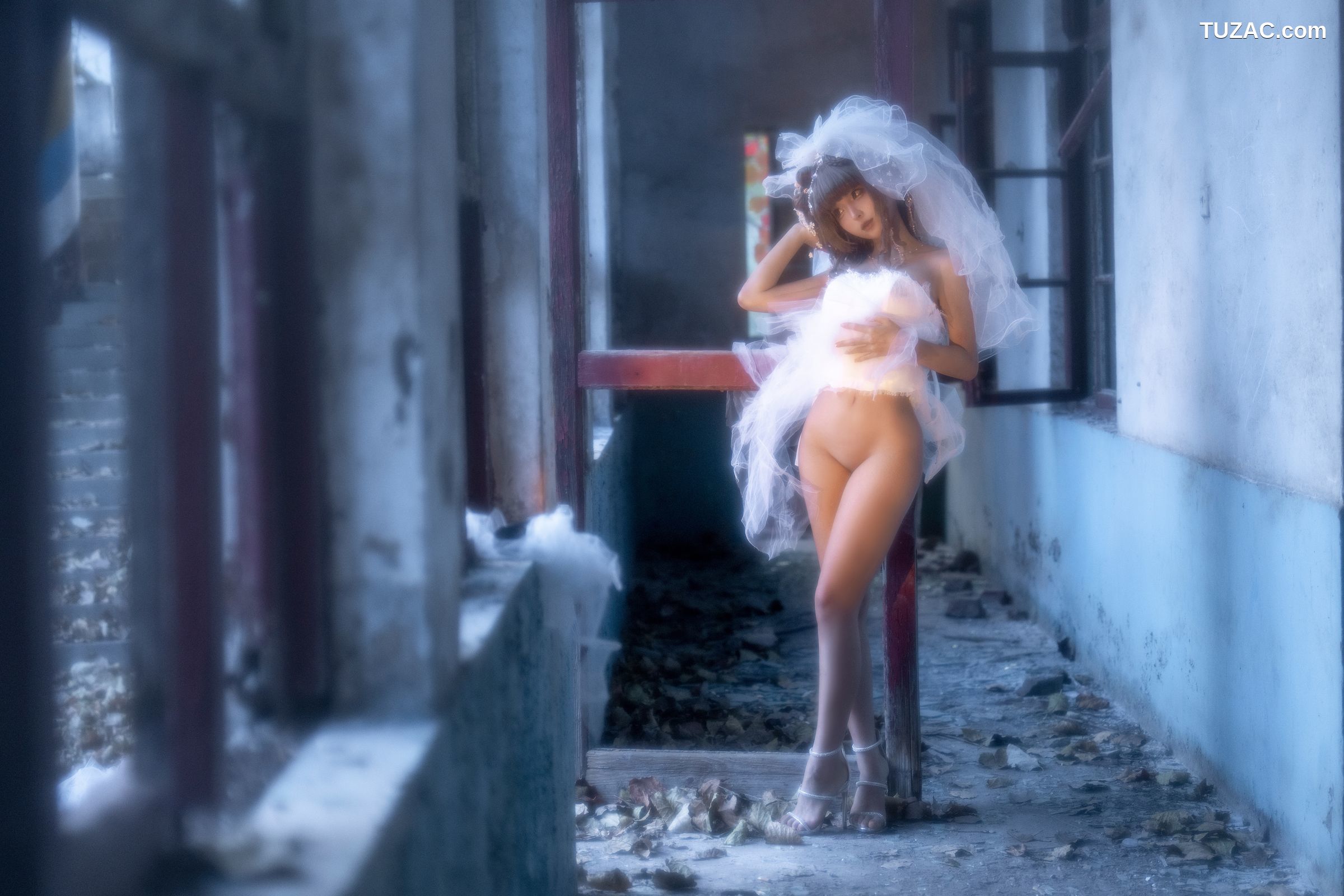 蠢沫沫-婚纱-废墟