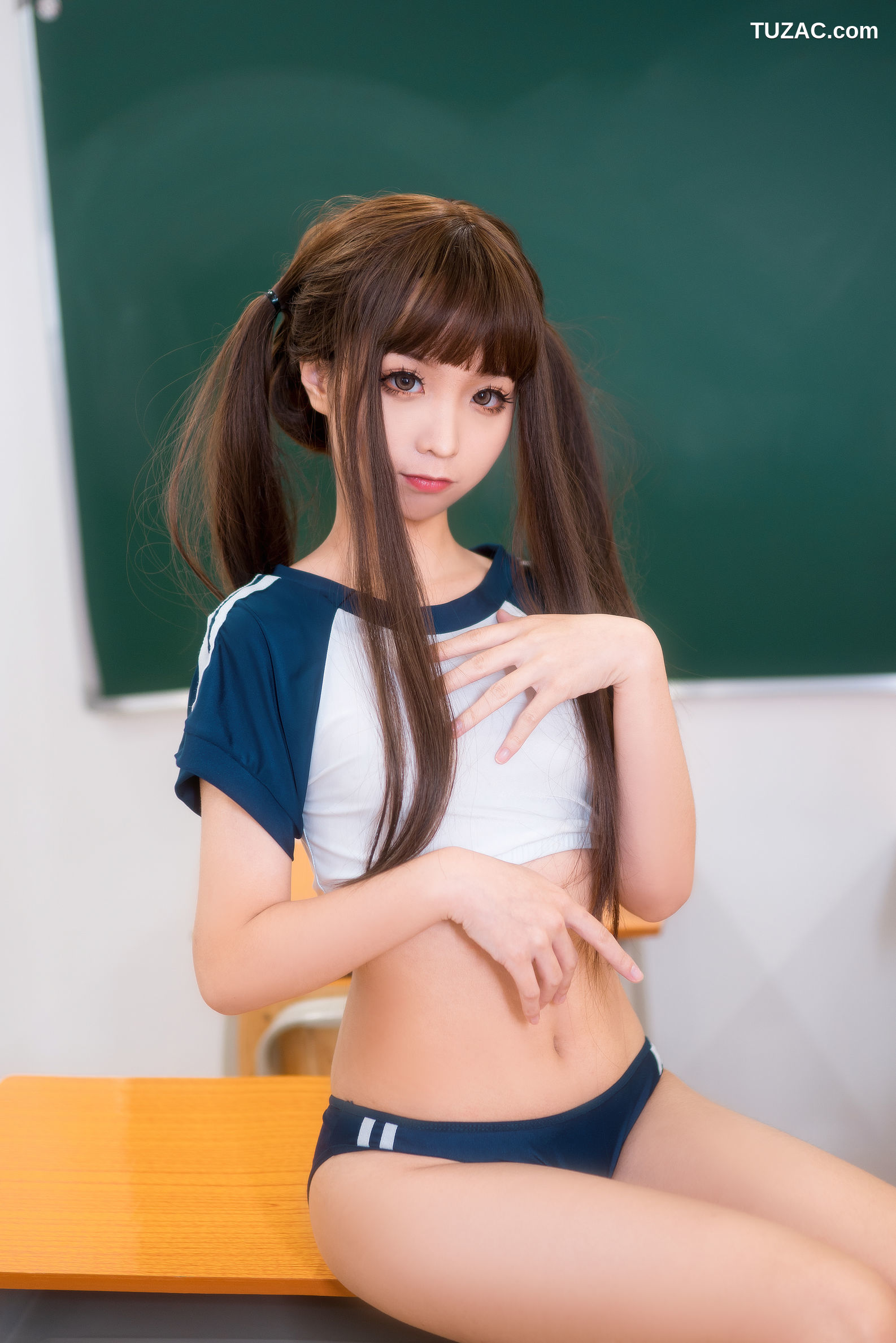 蠢沫沫-蓝体操服