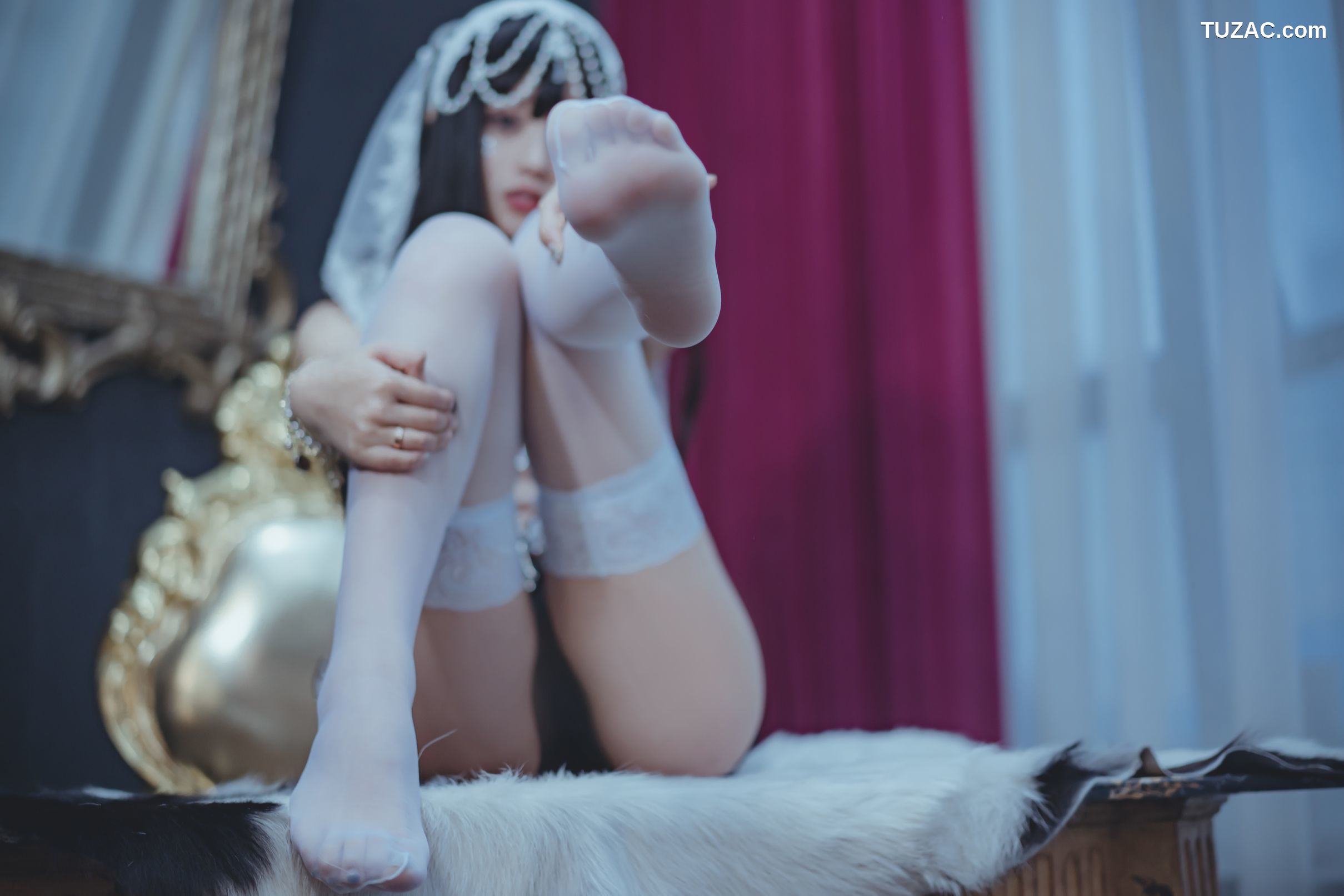 过期米线线喵-修女