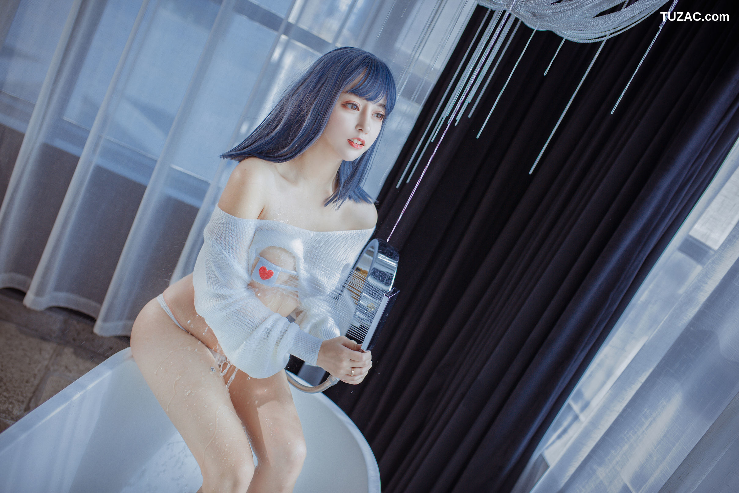 过期米线线喵-浴缸