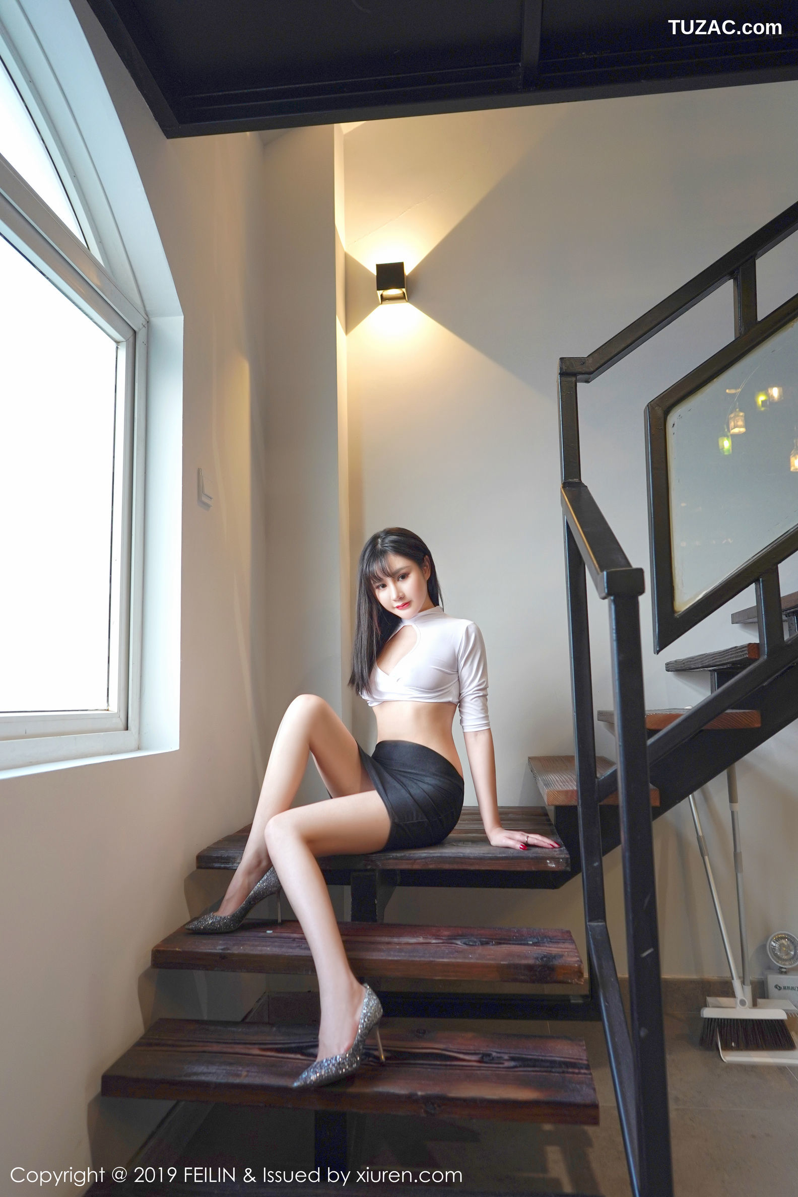 FeiLin嗲囡囡-210-Celina青妍-《娇躯苗条有致的软妹子》-2019.10.09
