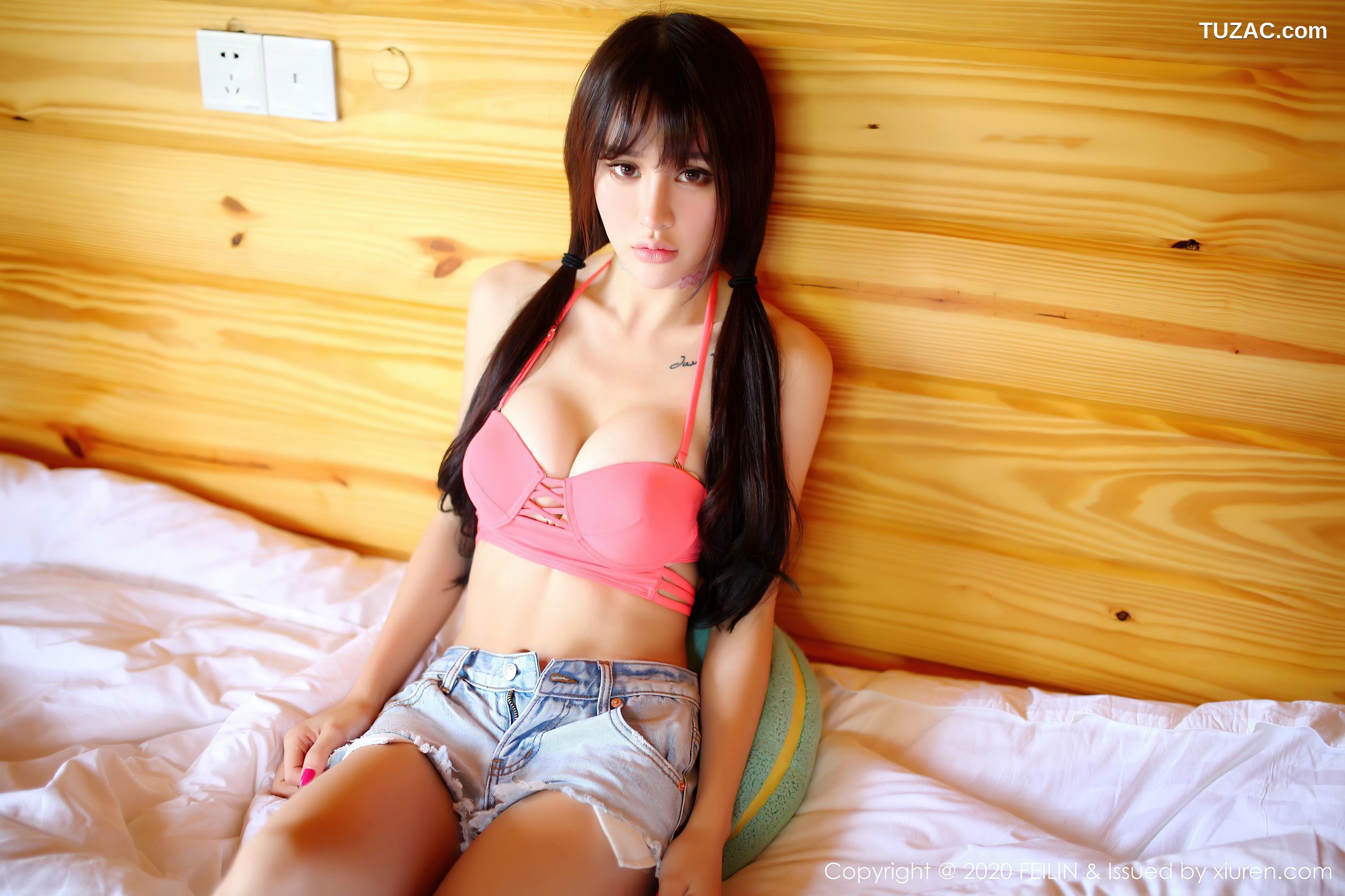 FeiLin嗲囡囡-233-青树-《室外泳池与私房黑丝主题系列》-2020.06.30