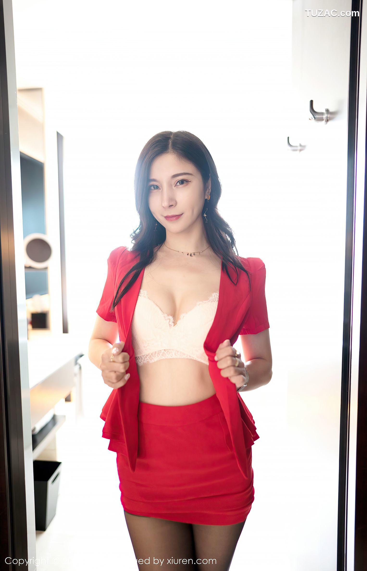 FeiLin嗲囡囡-376-小蛮妖-职场秘书制服主题黑丝裤袜-2021.02.24