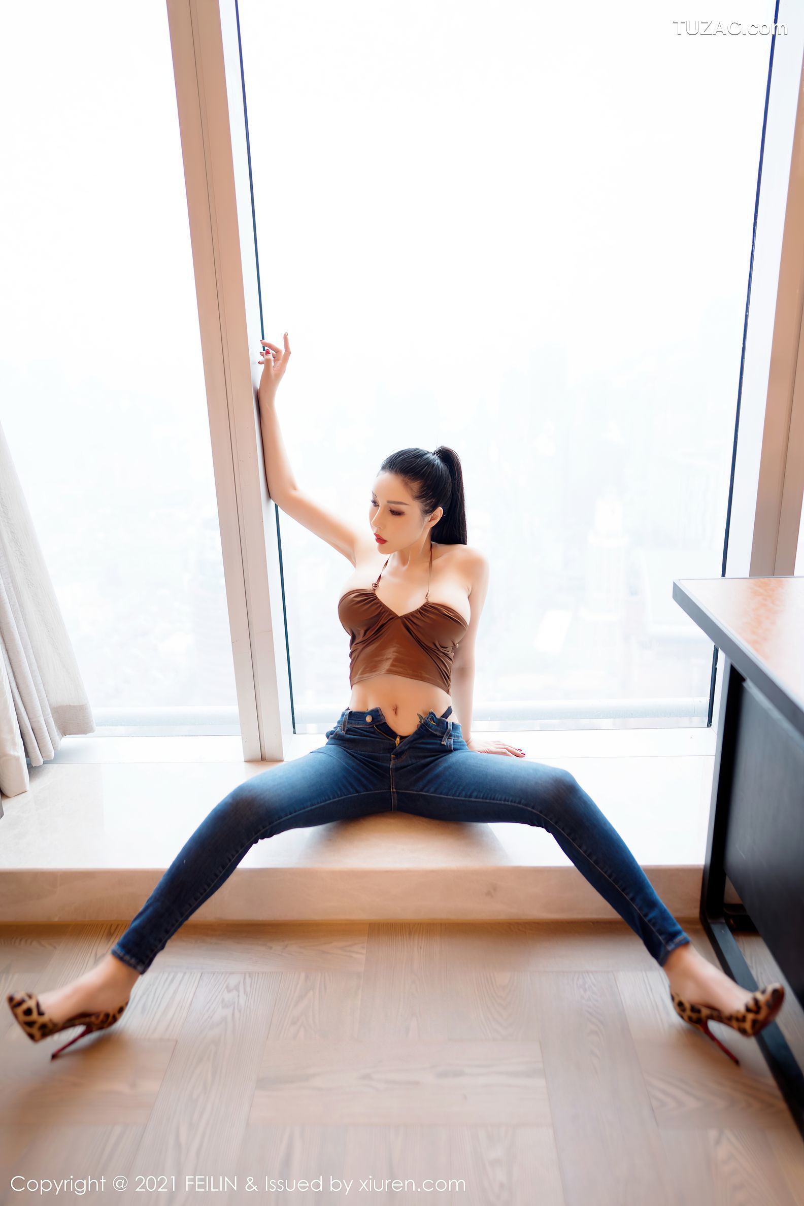 FeiLin嗲囡囡-395-田冰冰-紧身牛仔裤性感内衣-2021.06.16