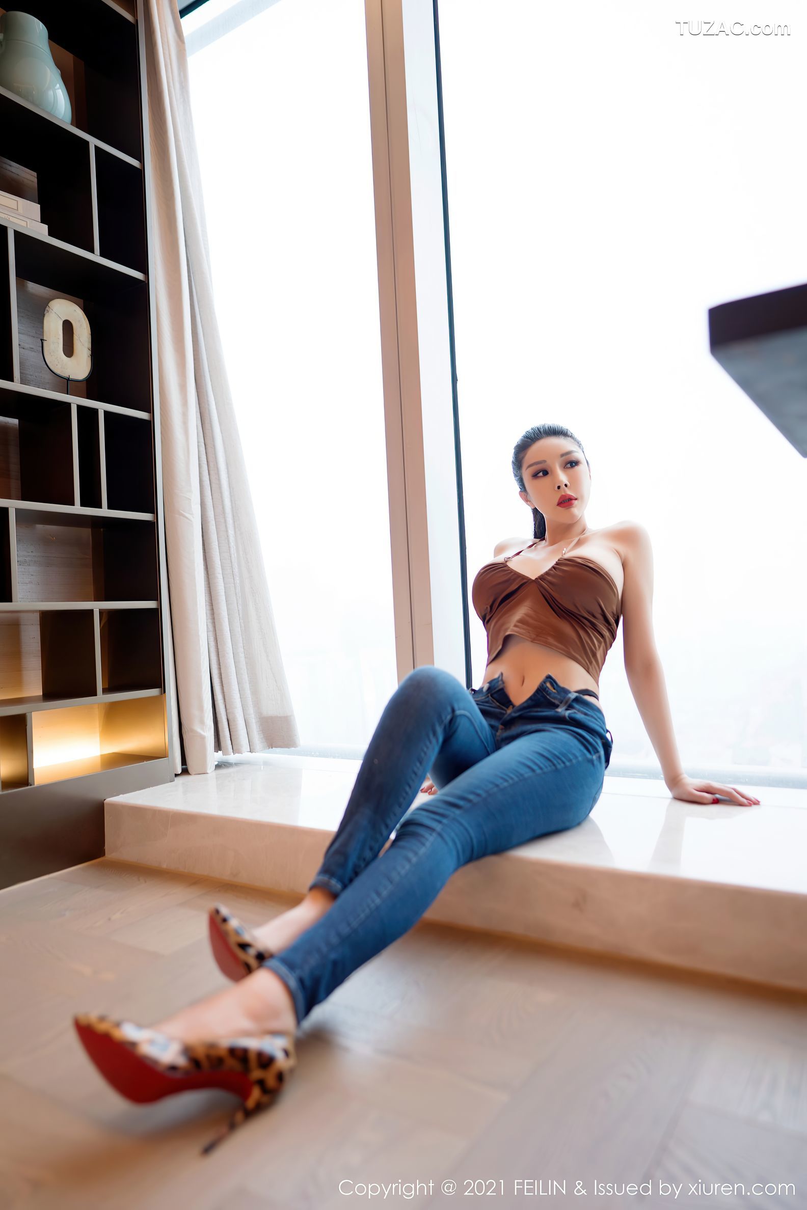 FeiLin嗲囡囡-395-田冰冰-紧身牛仔裤性感内衣-2021.06.16