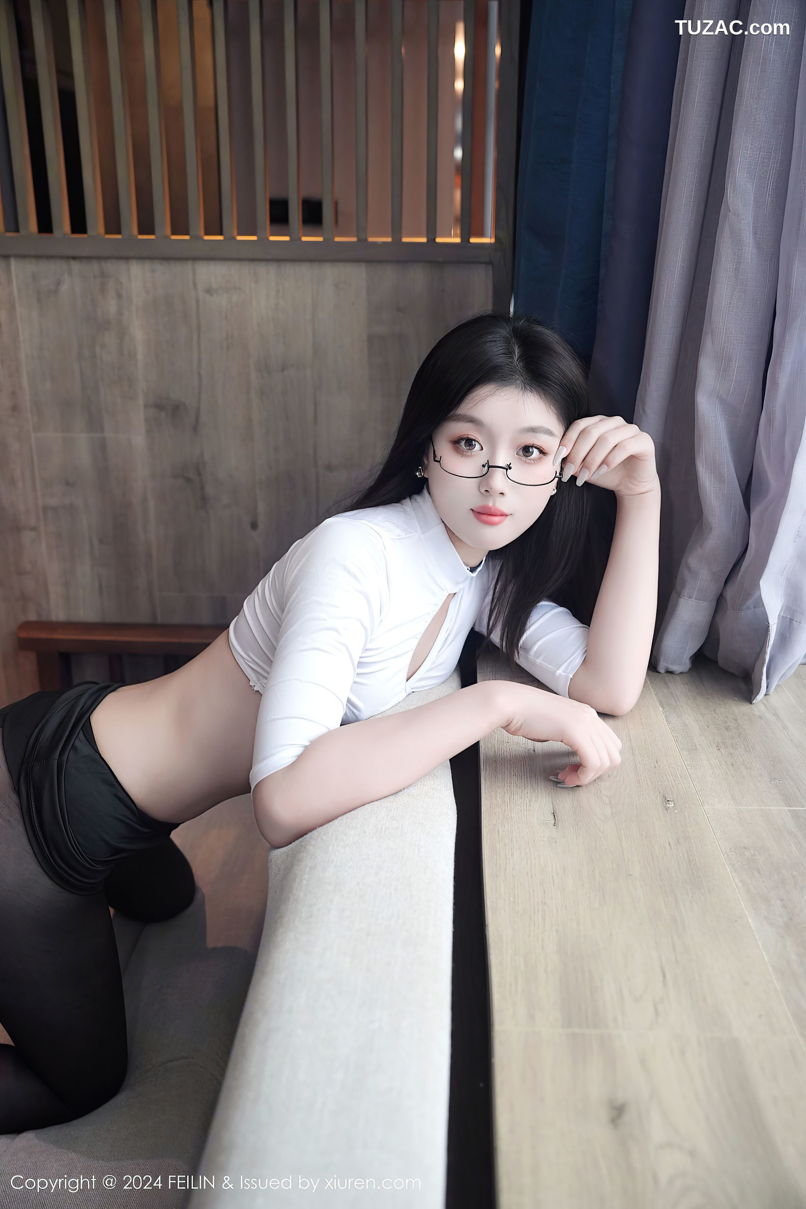 FeiLin嗲囡囡-489-江念鱼-OL白T黑短裙眼镜黑丝美女-2024.11.25