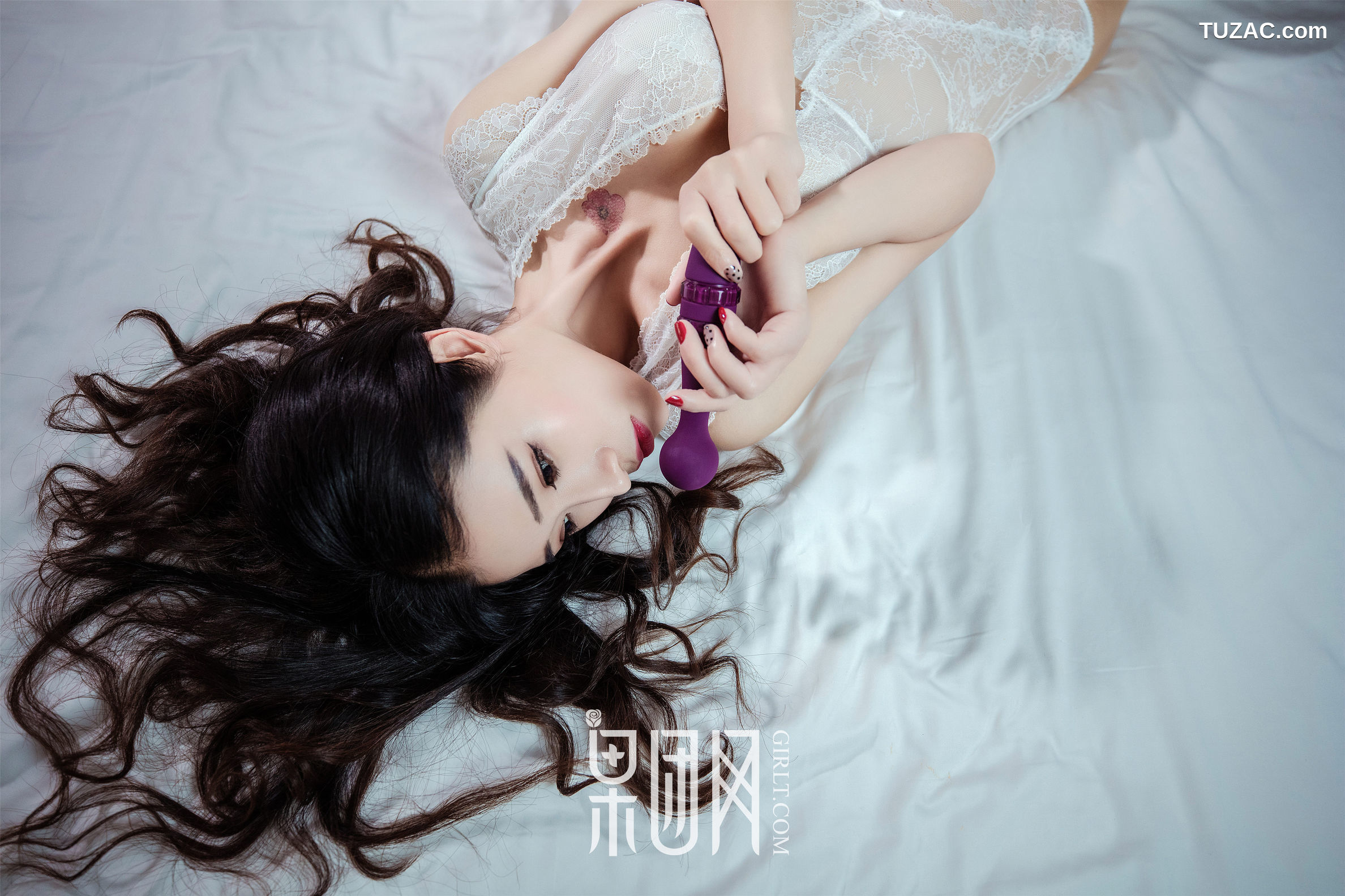 GIRLT果团网-009-馨怡-小美女教你玩