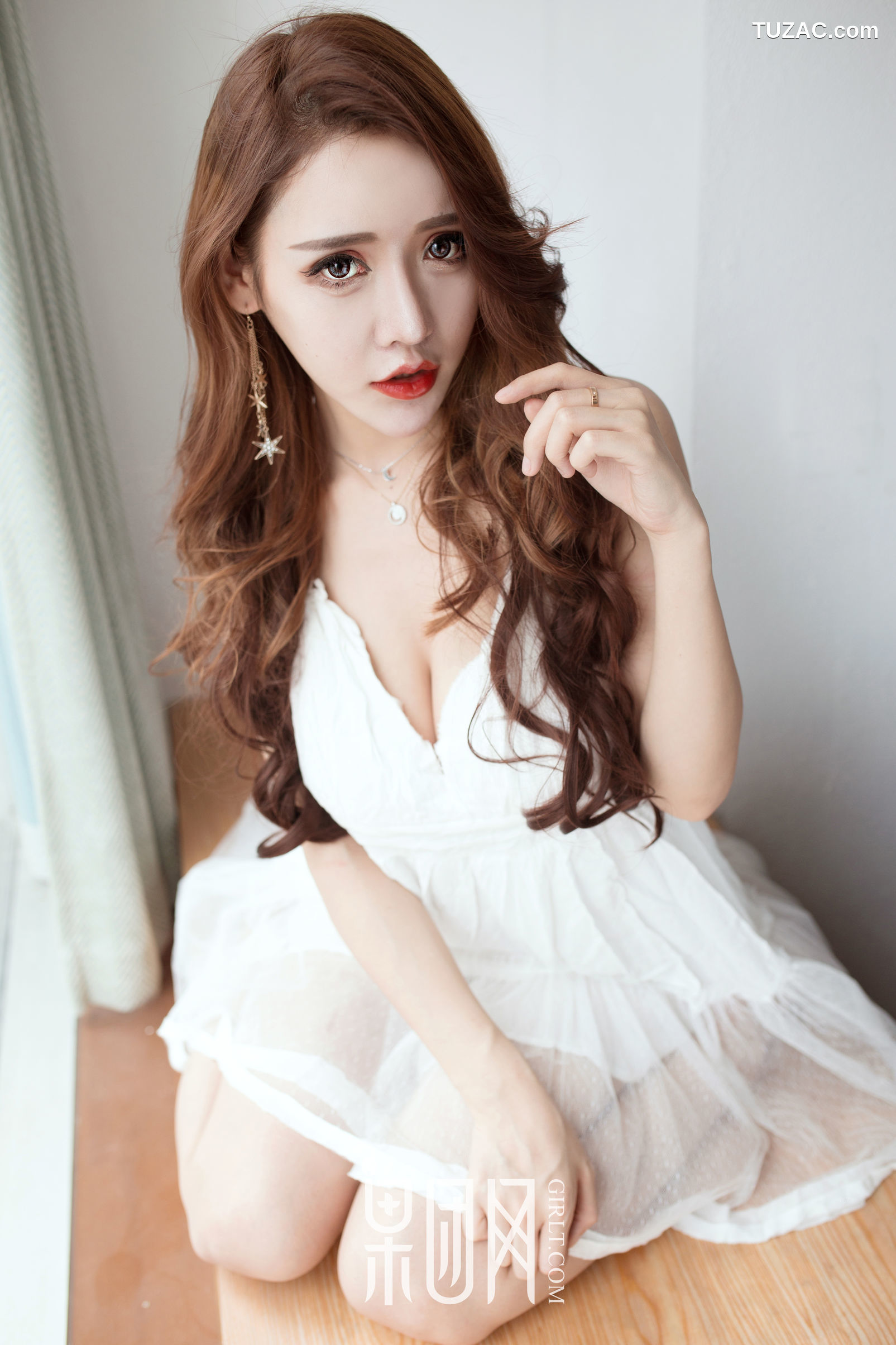 GIRLT果团网-011-Lunana-Lee-爆乳萝莉-尺度全开阳台大玩露出