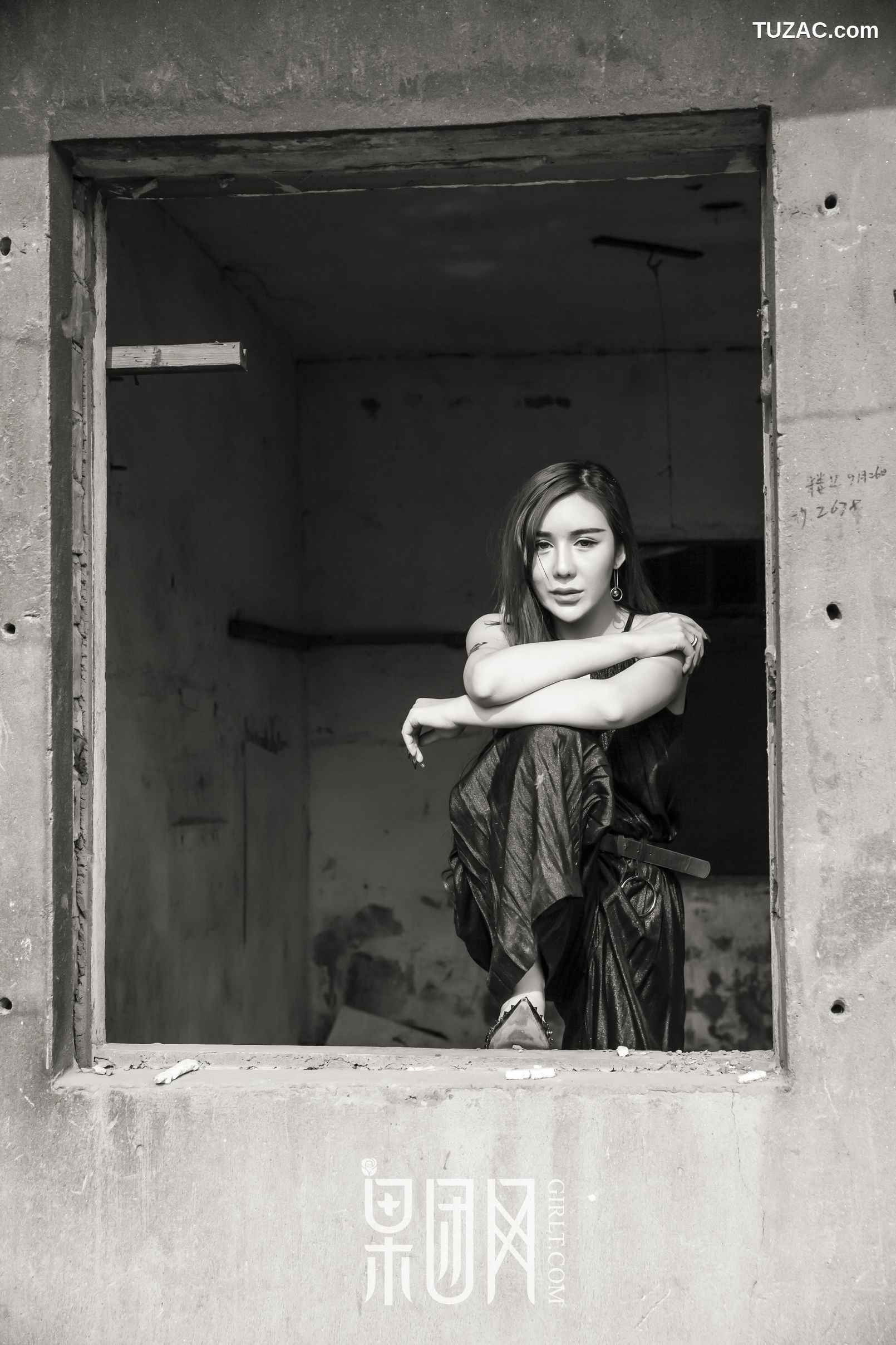 GIRLT果团网-019-周晓唯-真巨乳-兔女郎真空上阵