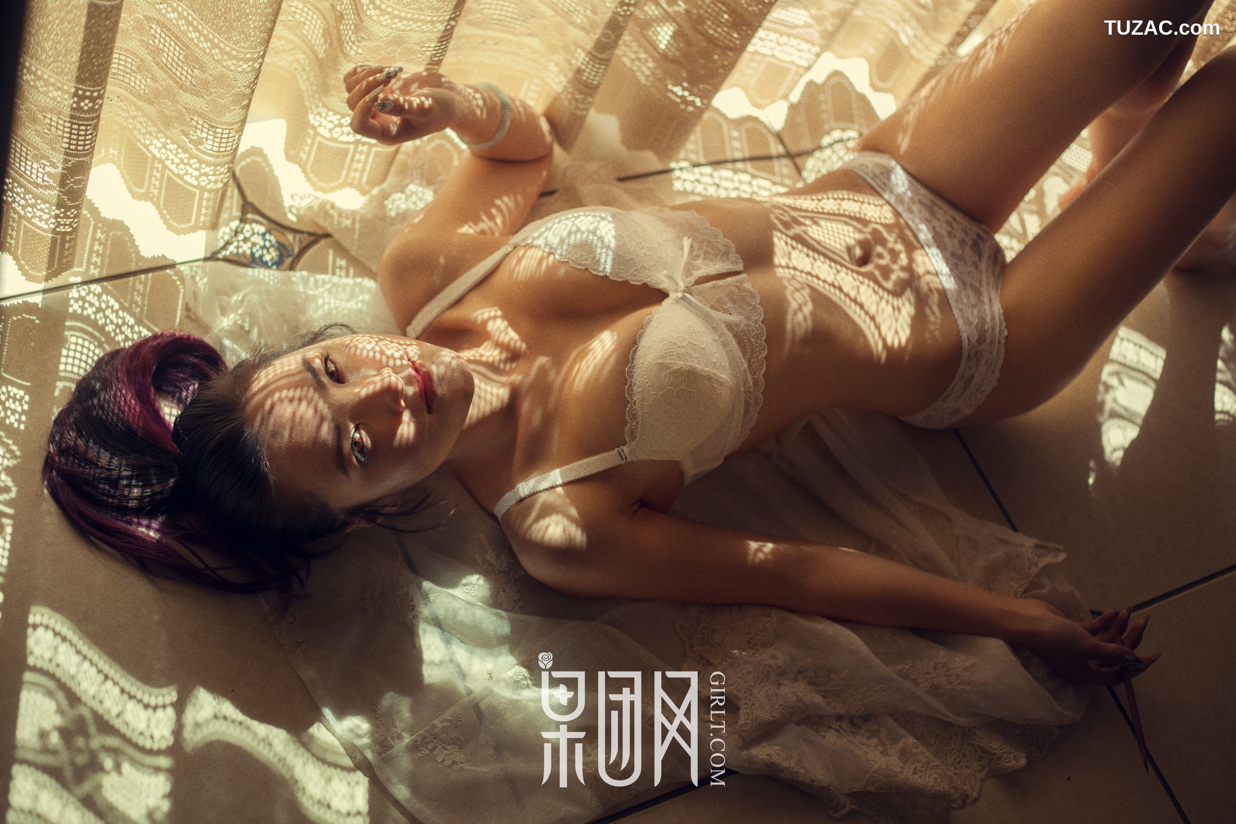 GIRLT果团网-033-美女画家-全裸上阵人体艺术