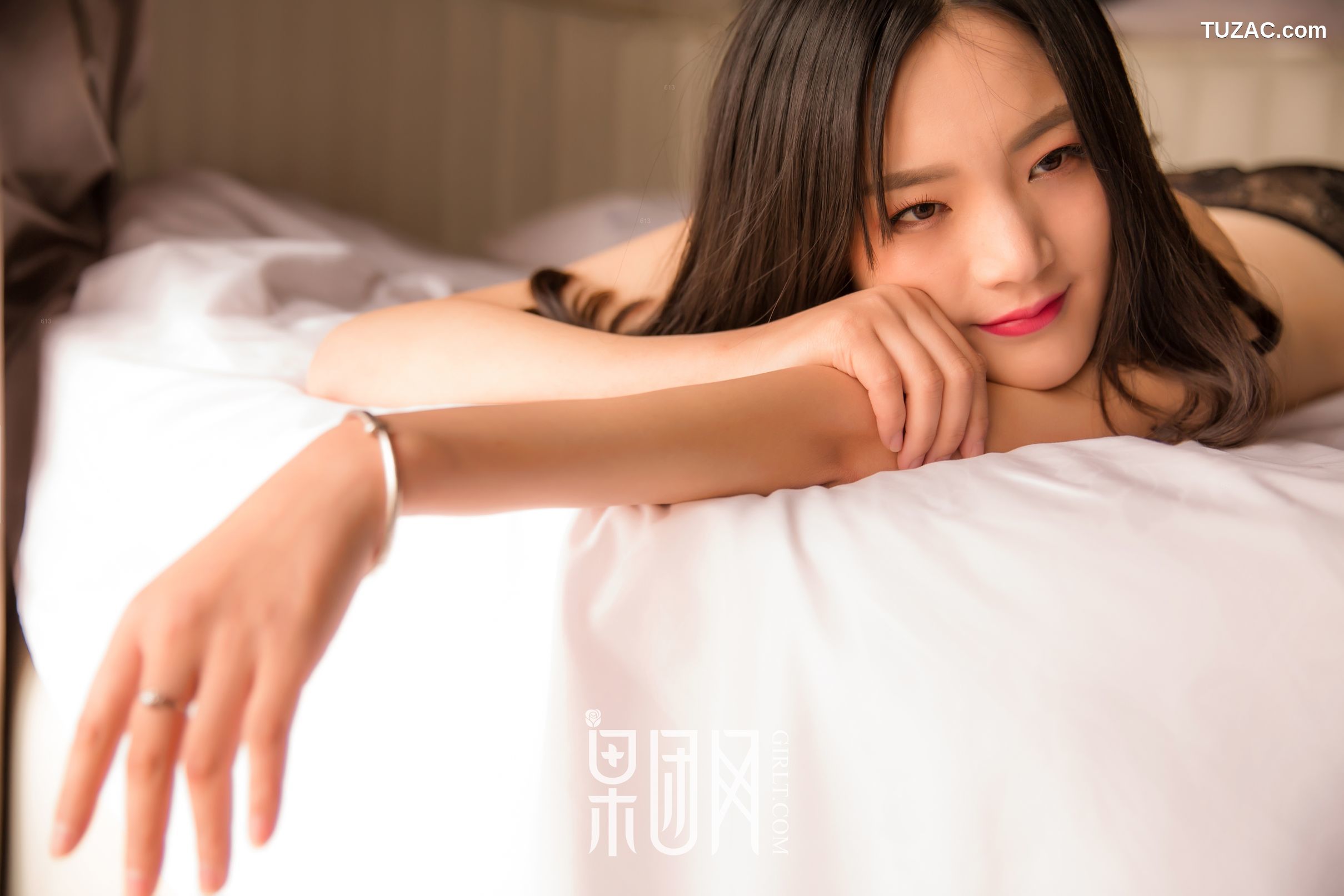 GIRLT果团网-035-皮蛋儿-娇艳嫩模肤若凝脂