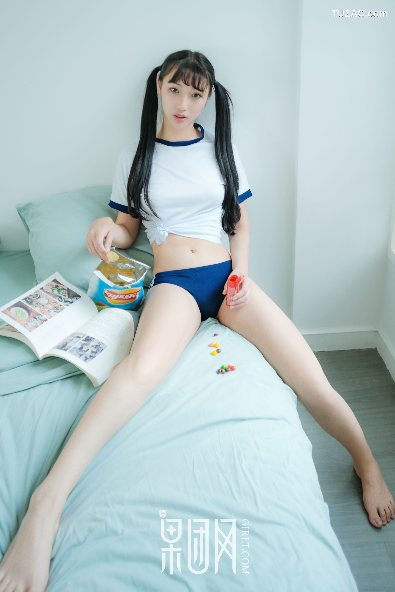 GIRLT果团网-047-宓兔兔er-日系学生装-香肩翘臀vs裸背美腿