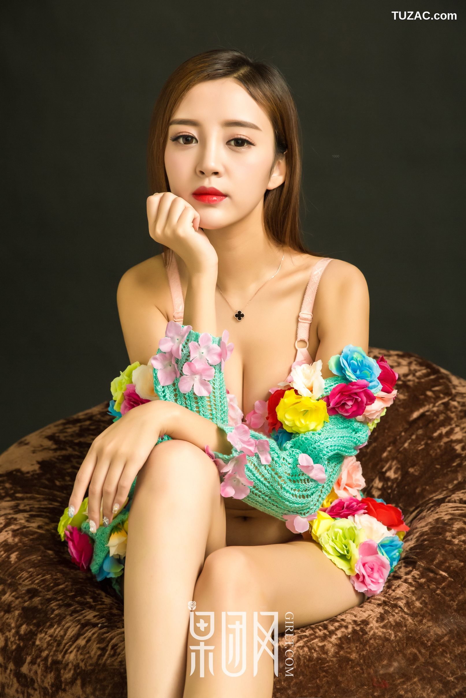 GIRLT果团网-051-颤颤-温柔少女蜜球