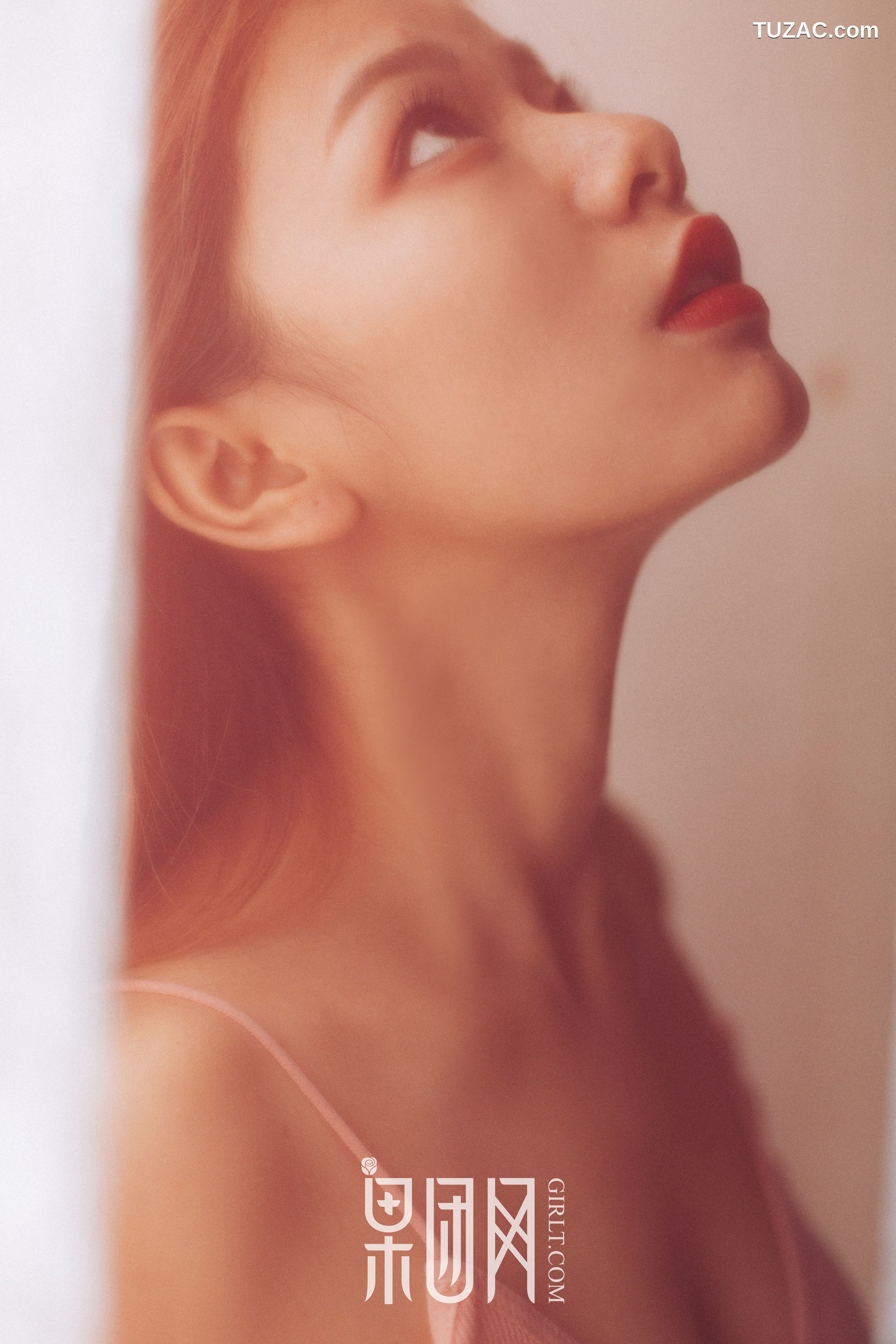 GIRLT果团网-068-性感少女酥胸翘臀黑丝撩人