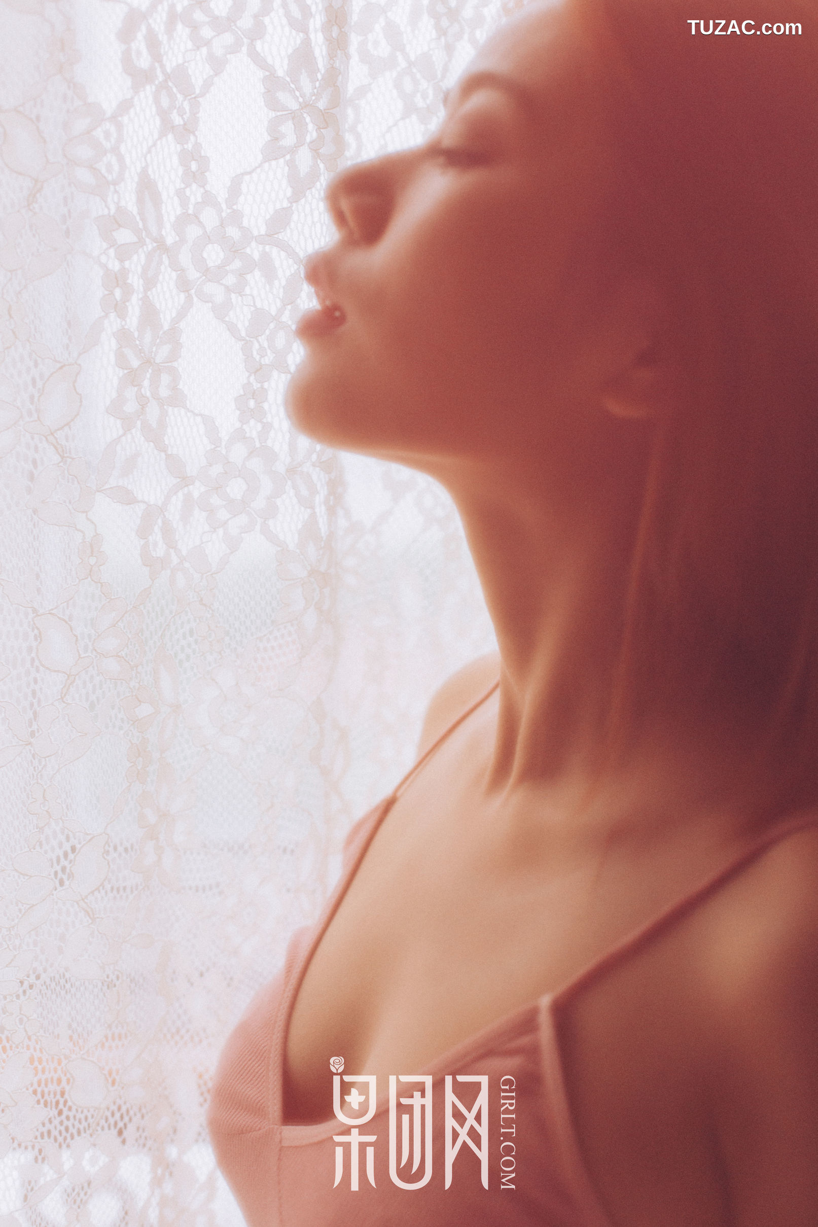 GIRLT果团网-068-性感少女酥胸翘臀黑丝撩人