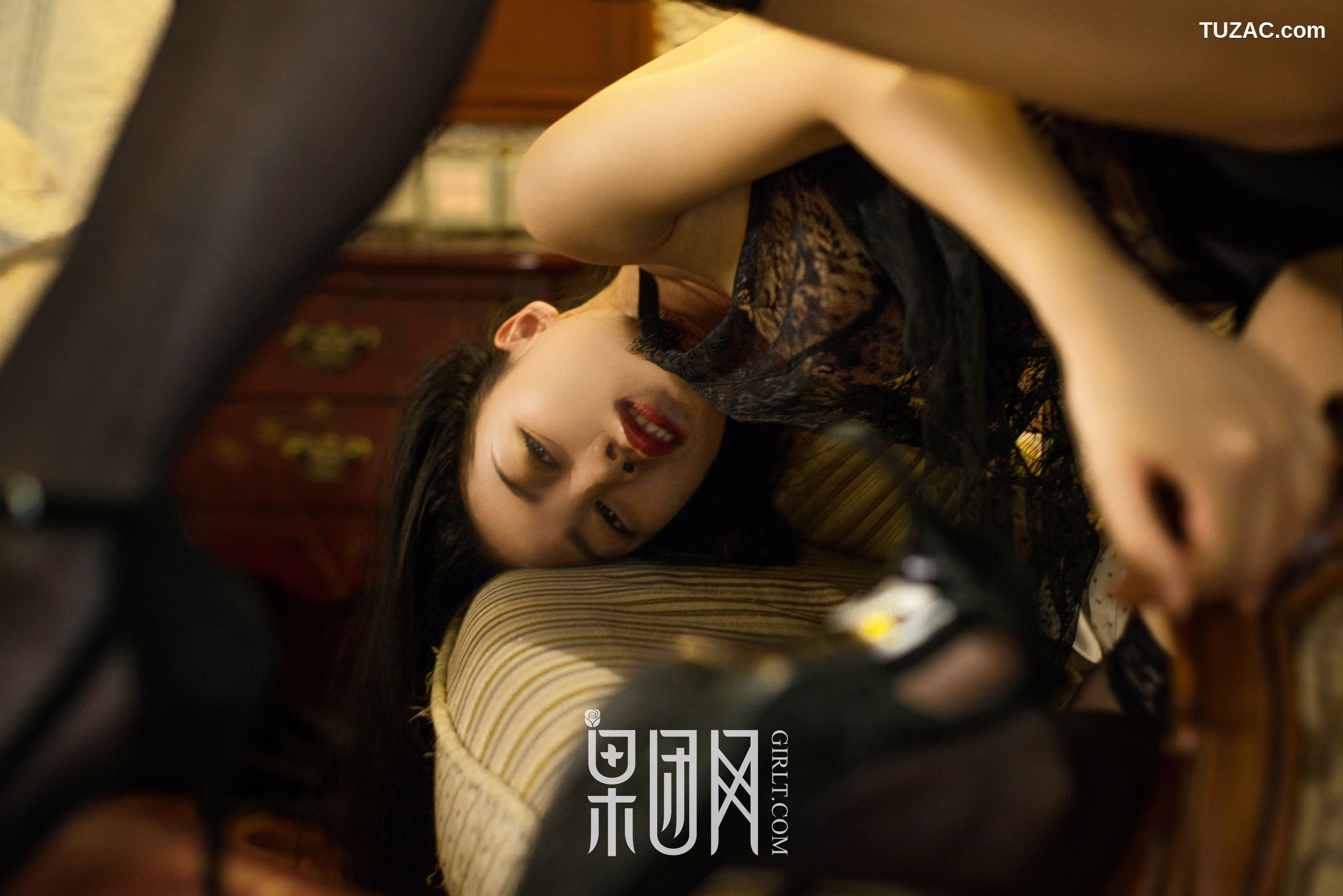 GIRLT果团网-071-Emily-黑丝裹体-东方美人今夜为你绽放