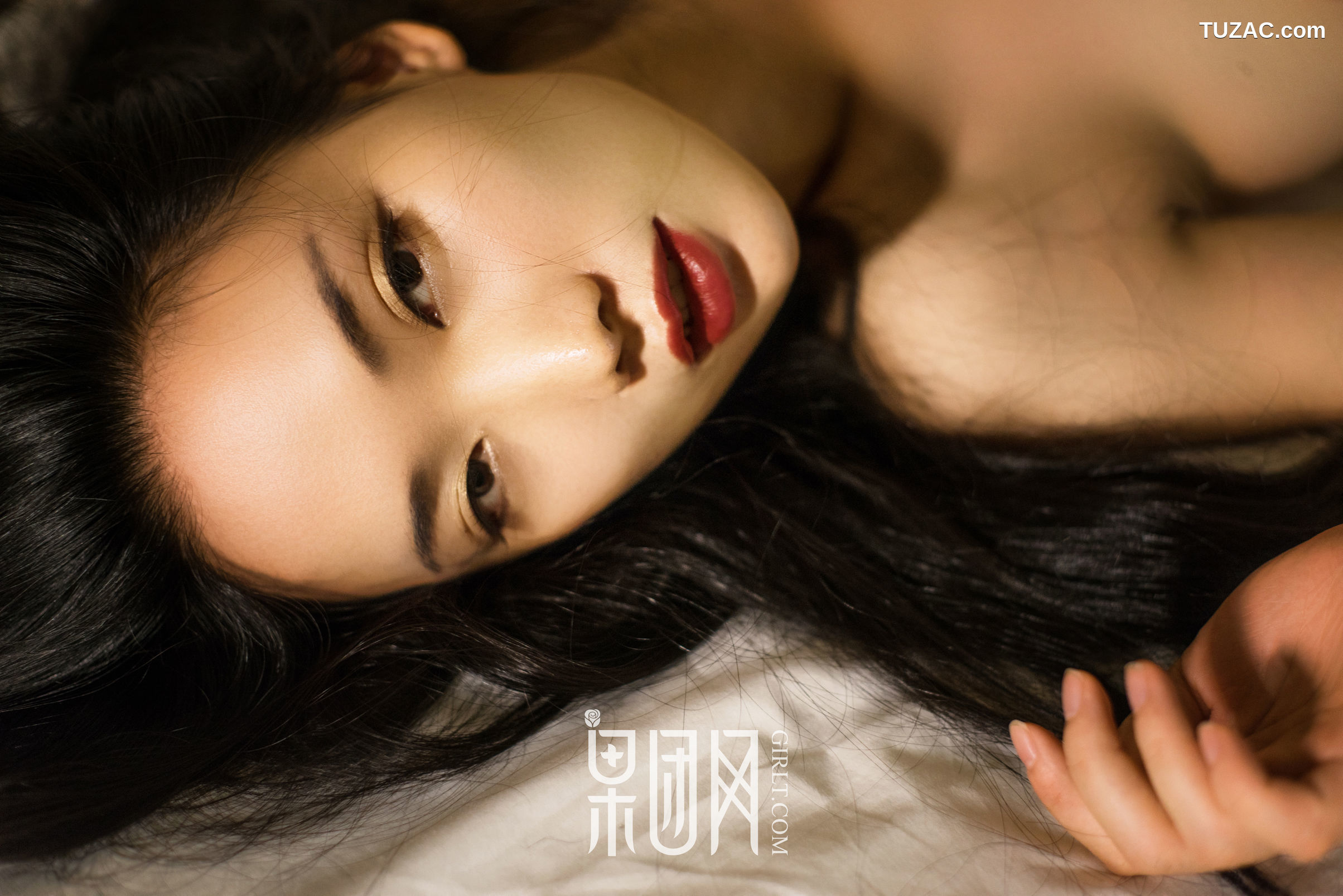 GIRLT果团网-071-Emily-黑丝裹体-东方美人今夜为你绽放