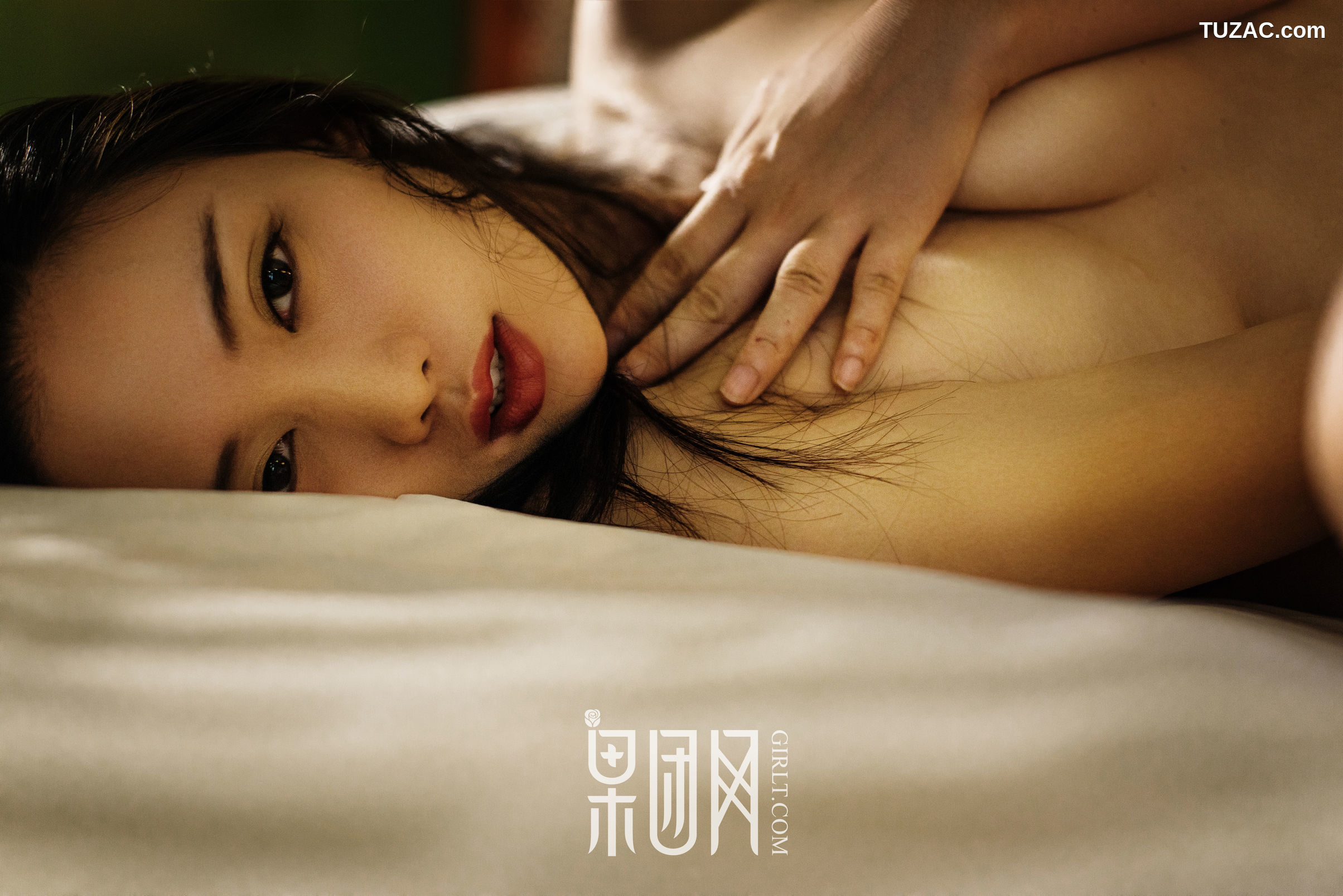 GIRLT果团网-071-Emily-黑丝裹体-东方美人今夜为你绽放