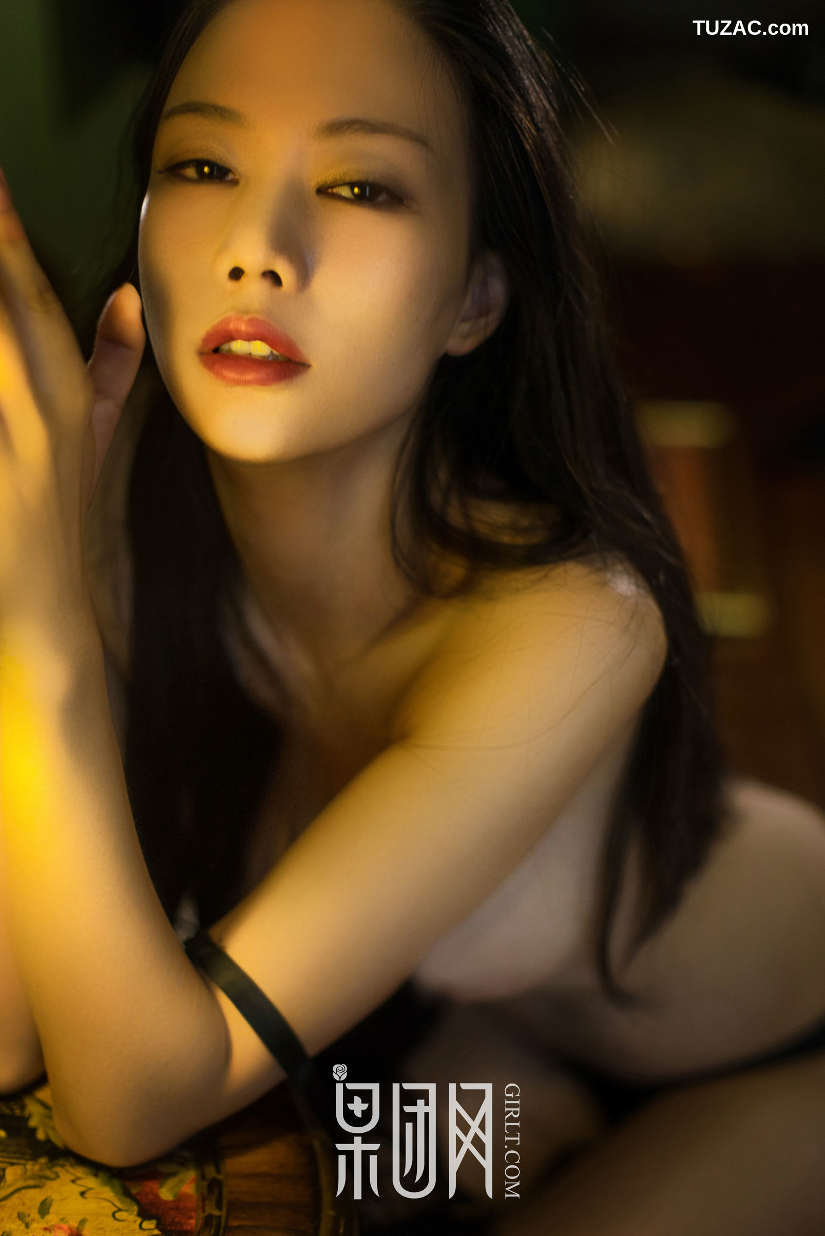 GIRLT果团网-071-Emily-黑丝裹体-东方美人今夜为你绽放