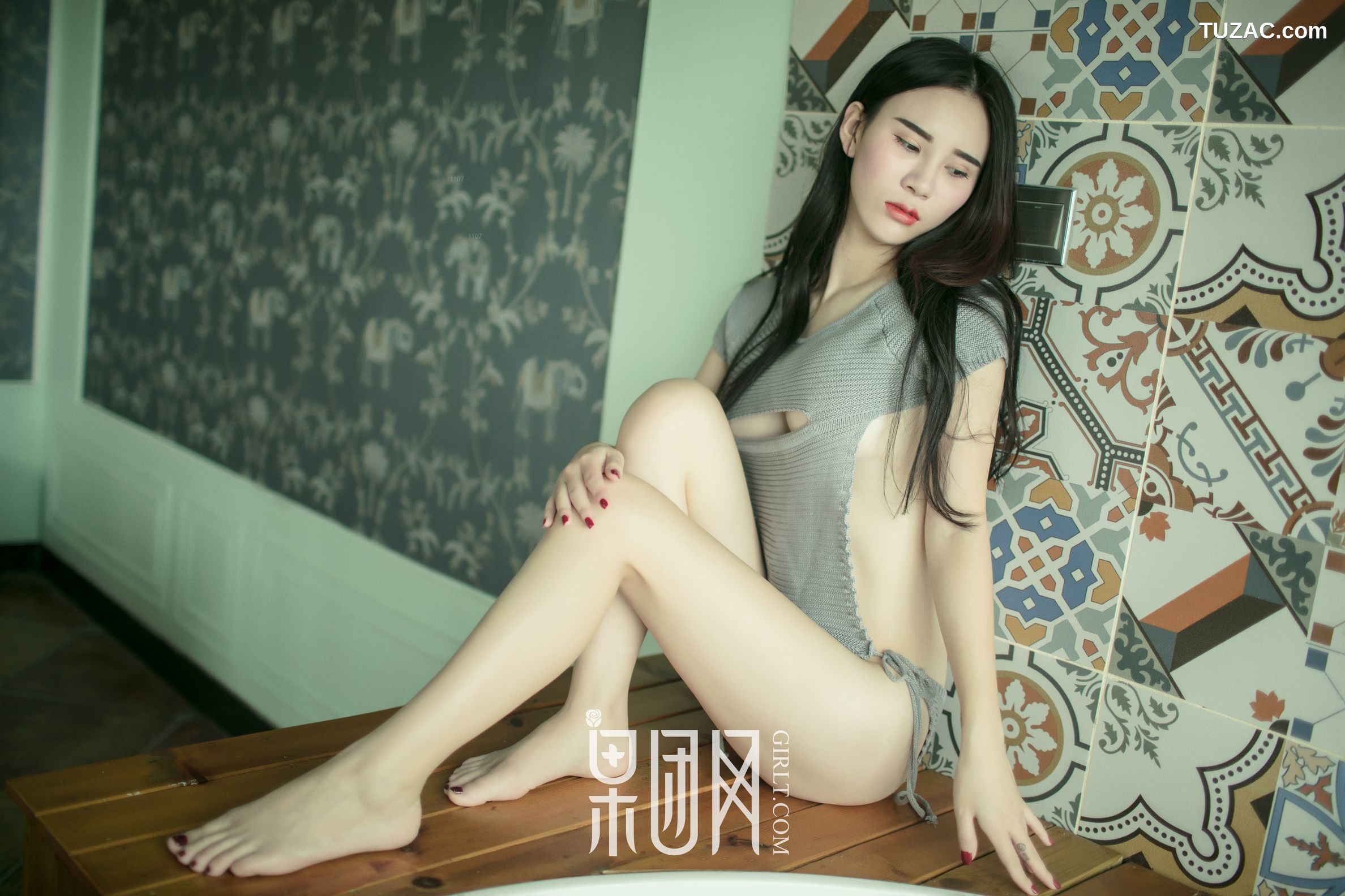 GIRLT果团网-075-万万-硬朗御姐真空上阵大秀美背-浴缸湿身无比勾魂