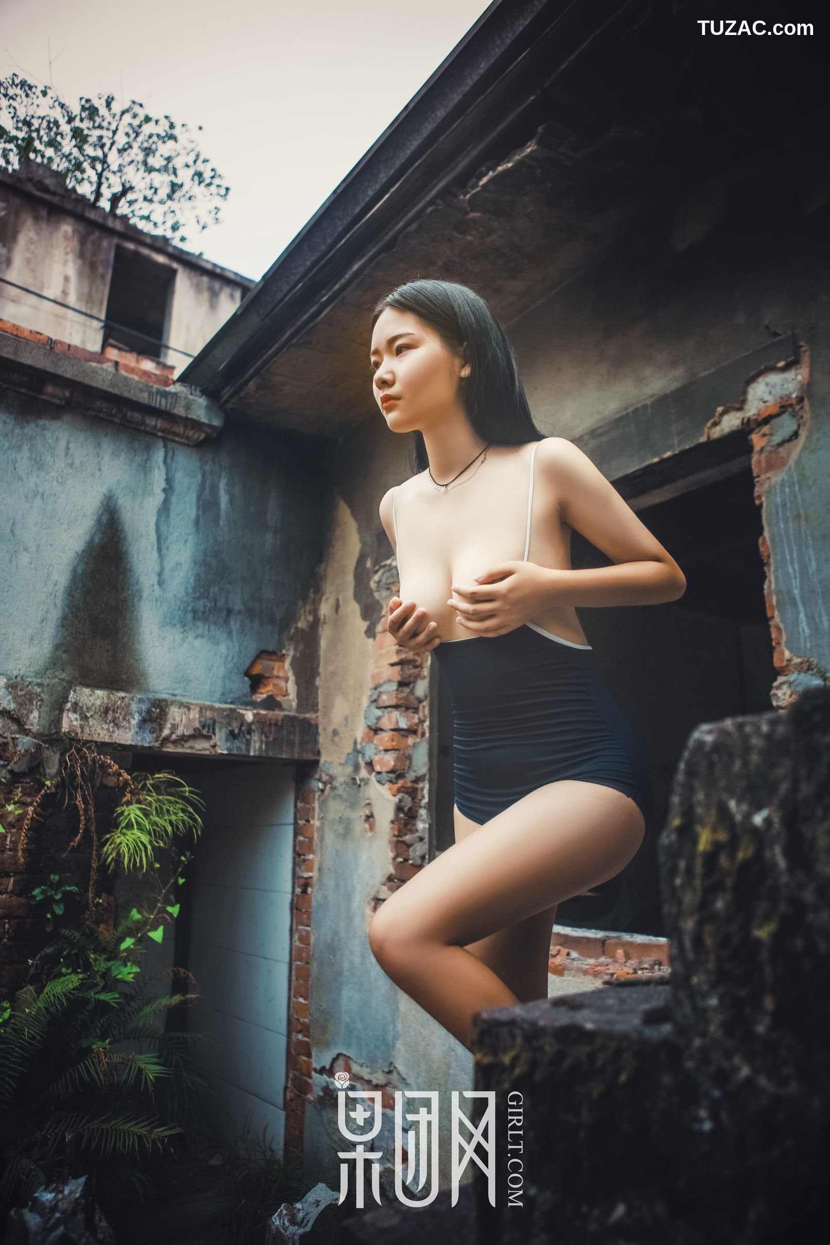 GIRLT果团网-089-寂静破败的老房子里-正在上演一场香艳大戏