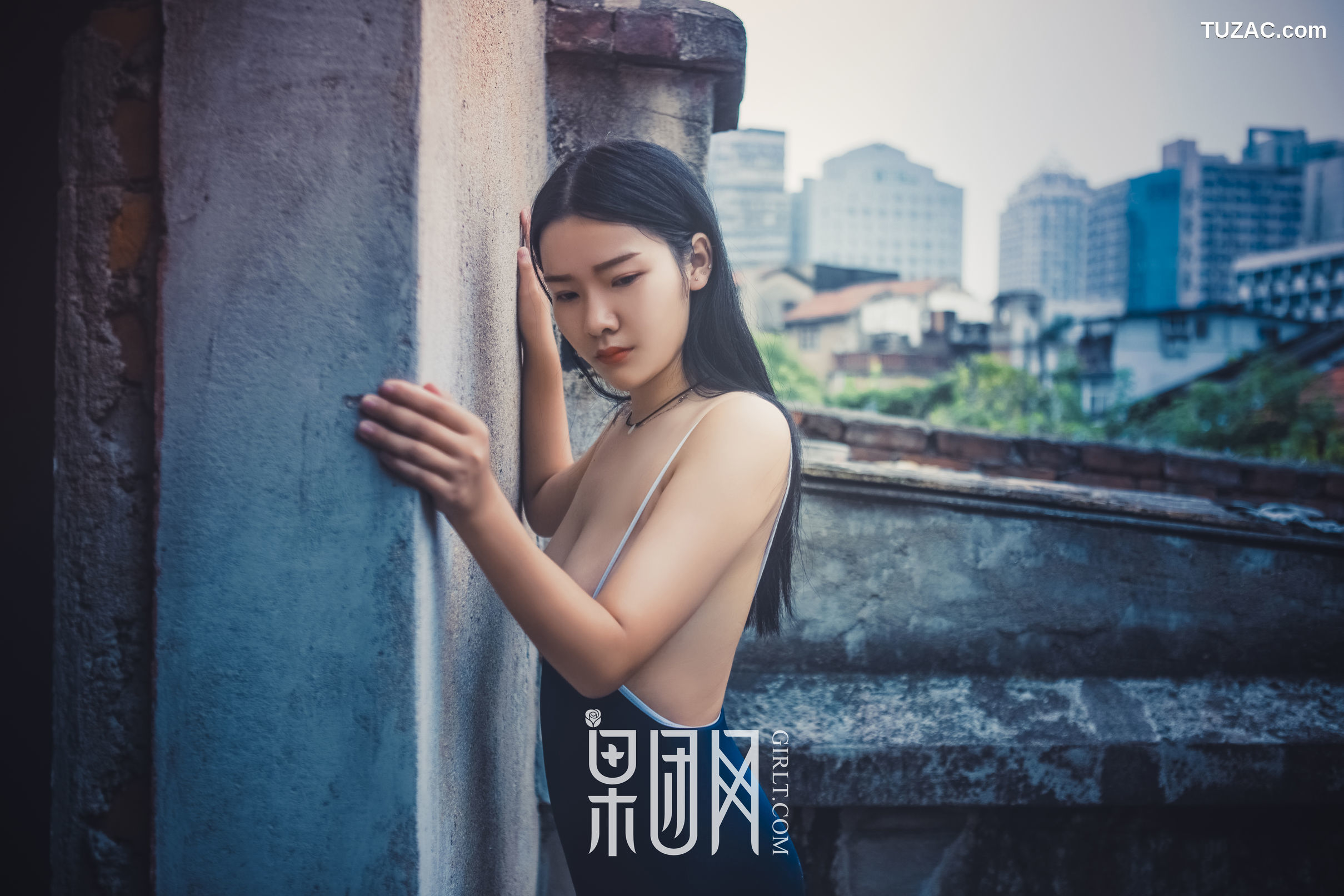 GIRLT果团网-089-寂静破败的老房子里-正在上演一场香艳大戏