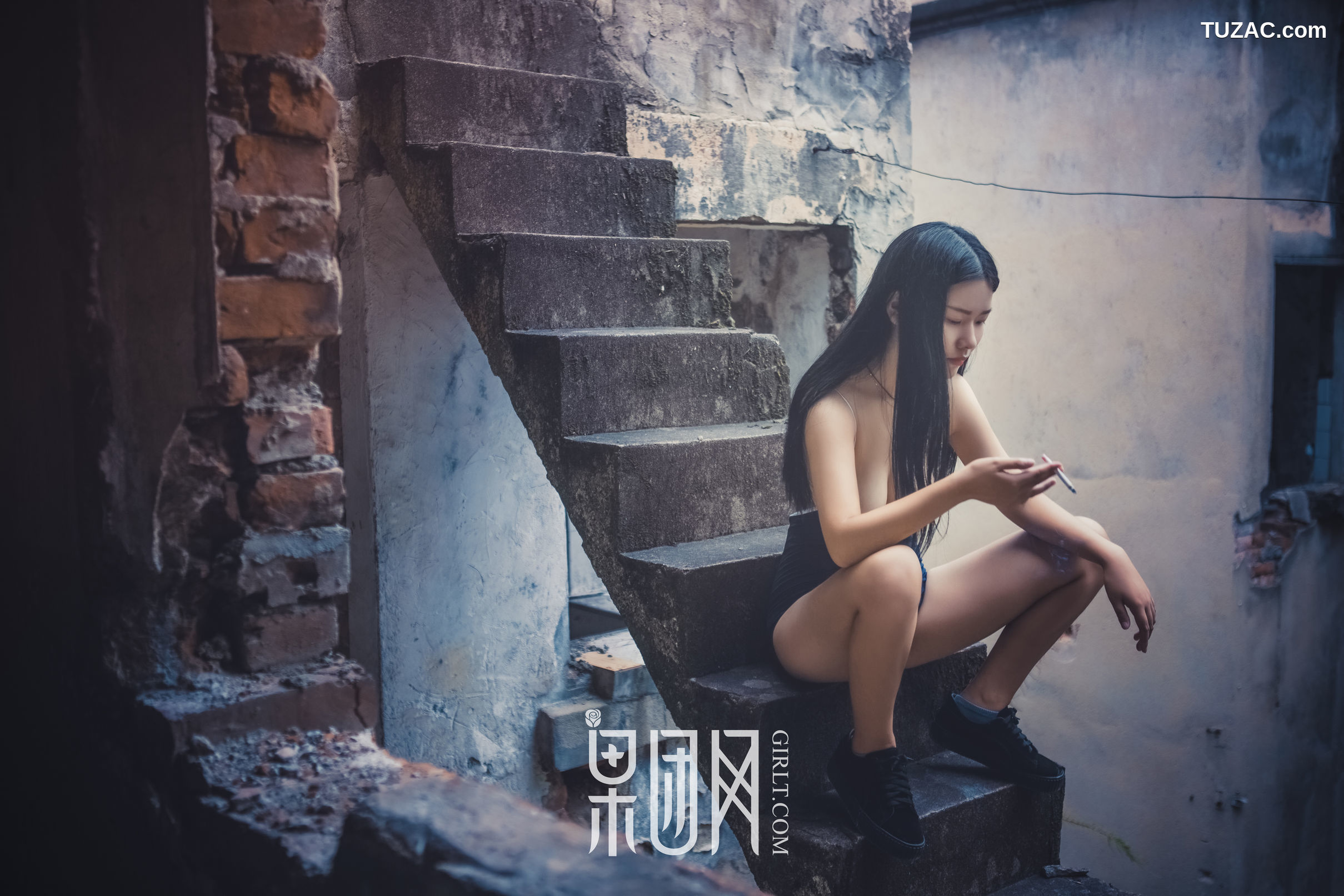 GIRLT果团网-089-寂静破败的老房子里-正在上演一场香艳大戏