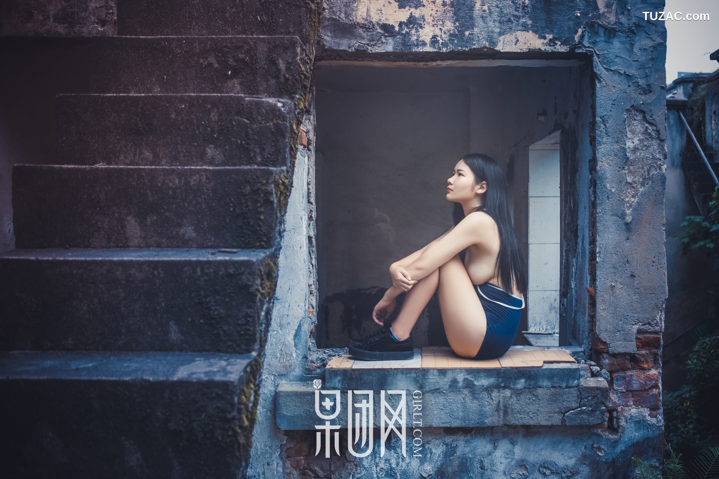 GIRLT果团网-089-寂静破败的老房子里-正在上演一场香艳大戏