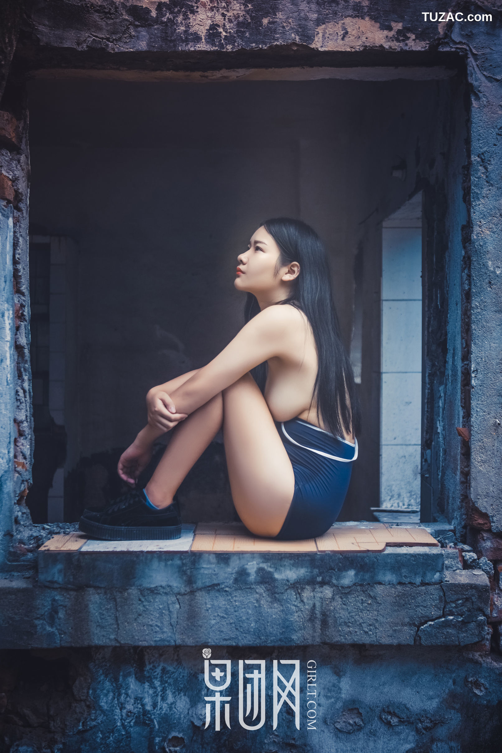 GIRLT果团网-089-寂静破败的老房子里-正在上演一场香艳大戏