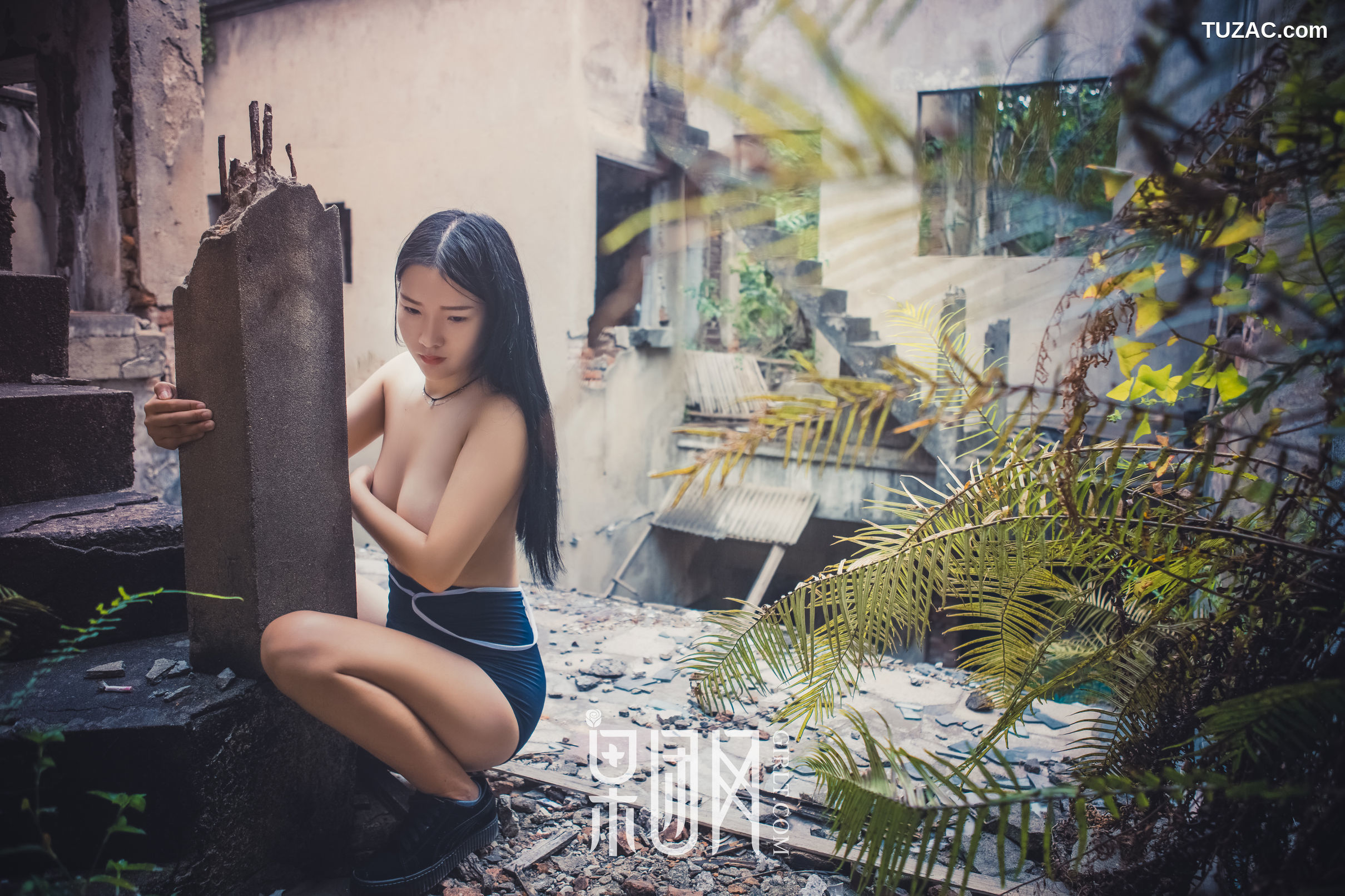 GIRLT果团网-089-寂静破败的老房子里-正在上演一场香艳大戏