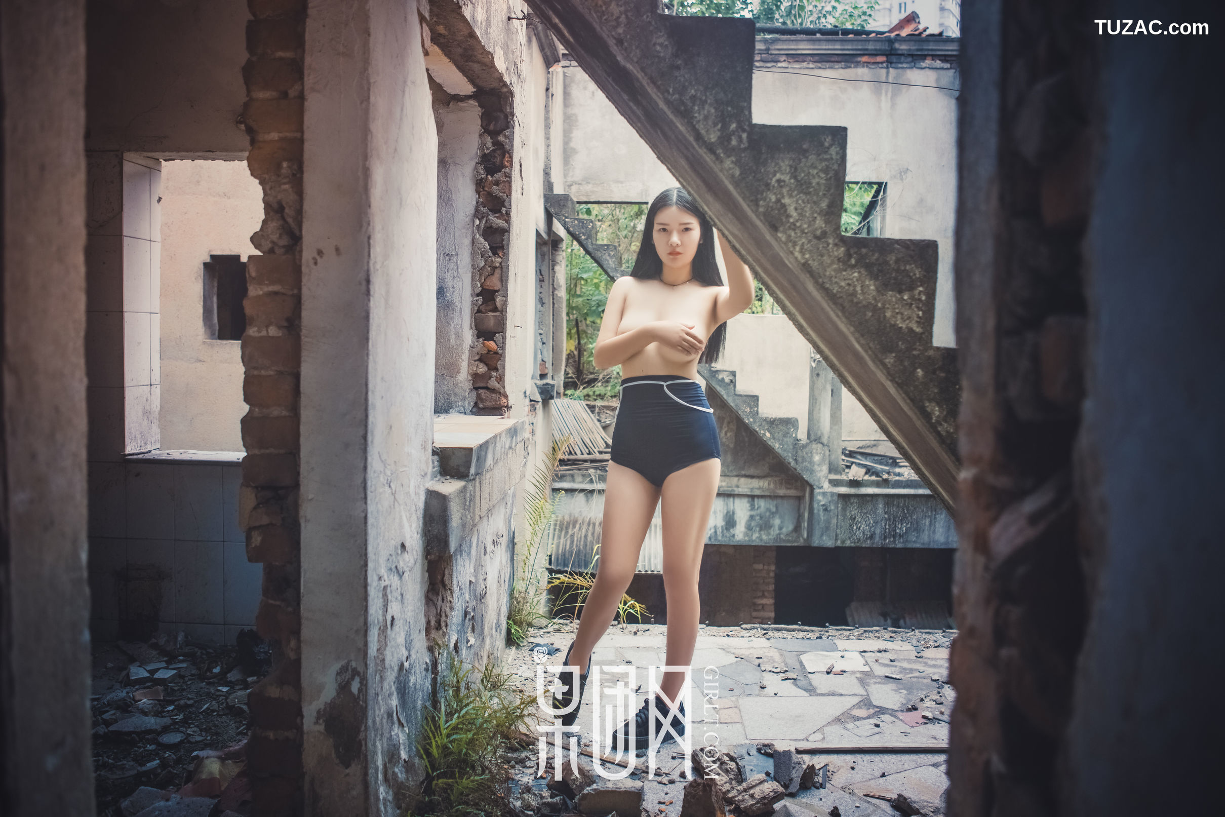 GIRLT果团网-089-寂静破败的老房子里-正在上演一场香艳大戏