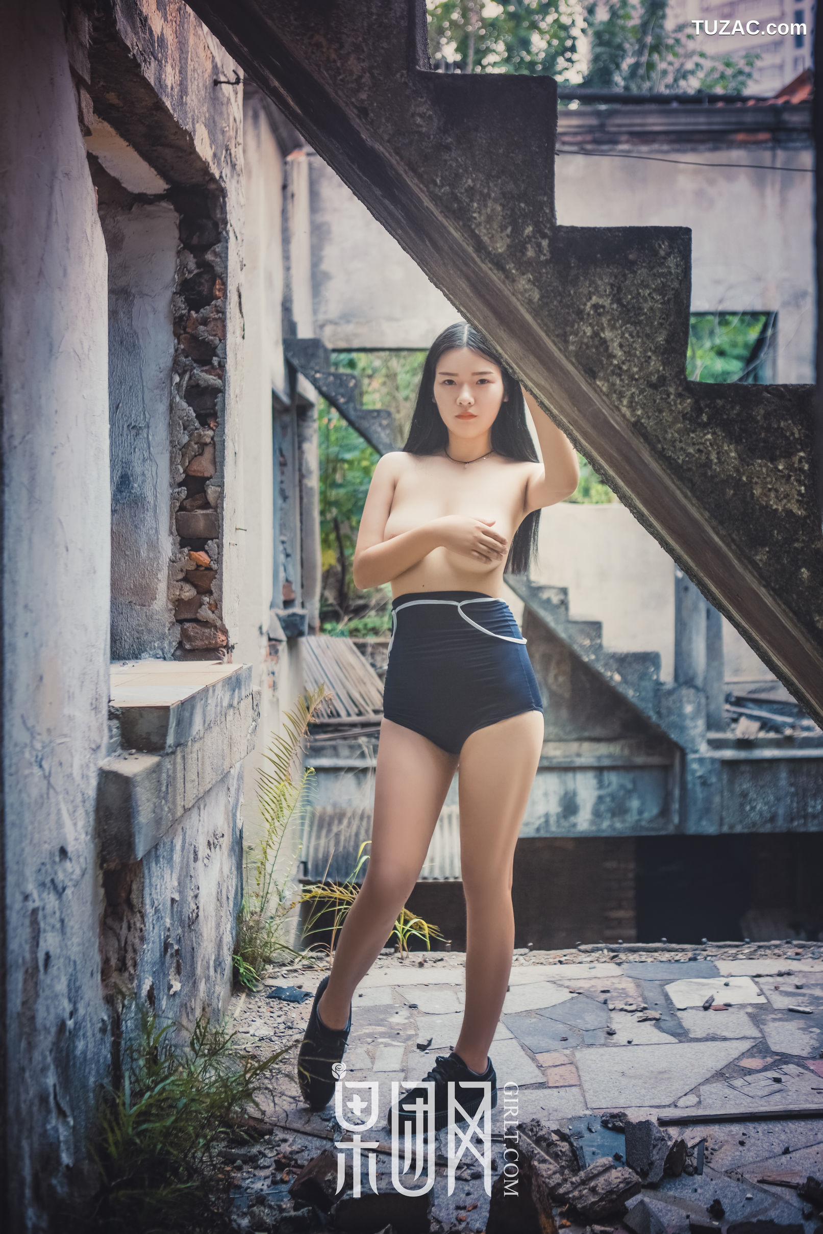 GIRLT果团网-089-寂静破败的老房子里-正在上演一场香艳大戏